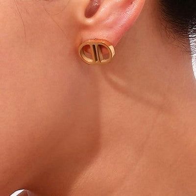 Zeenat Geometry Studs – Gold-Textured Minimal Elegance