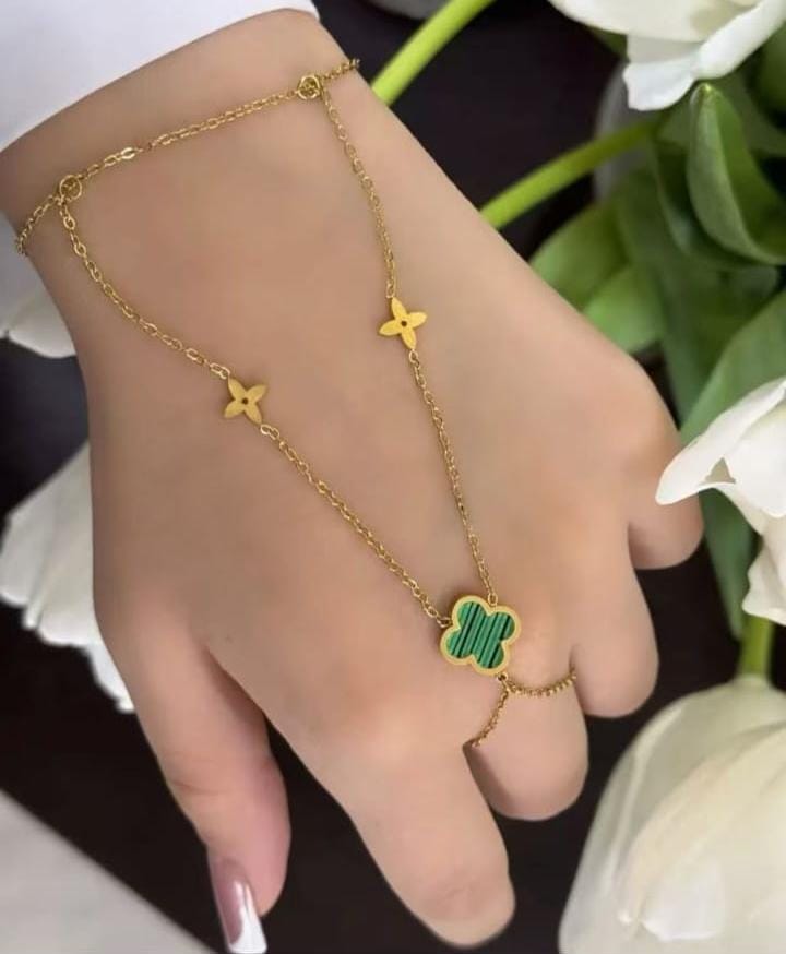 Sabz Saaya – Clover Charm Hand Chain