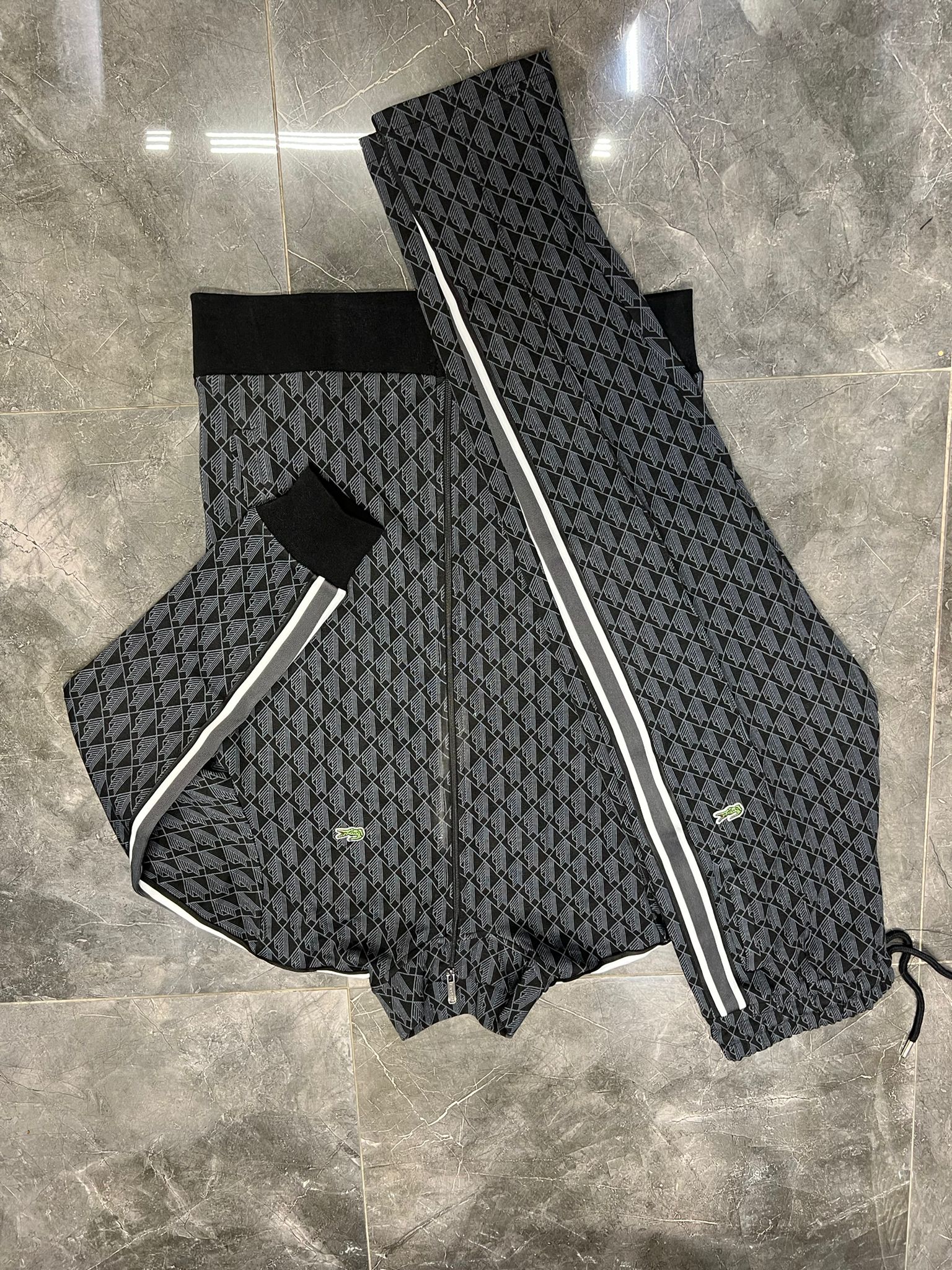 lacoste traninganzüge