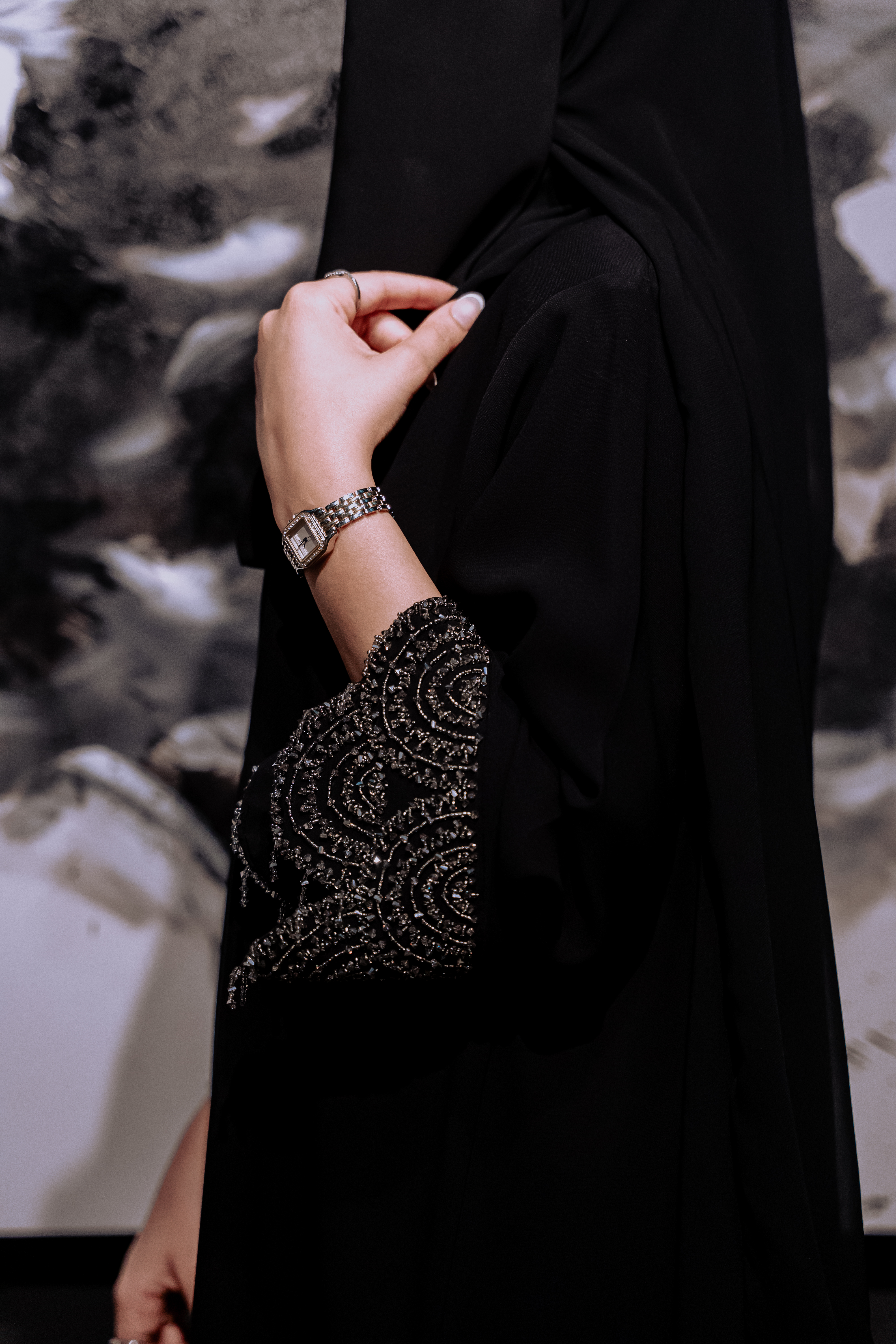 عباية مطرزة