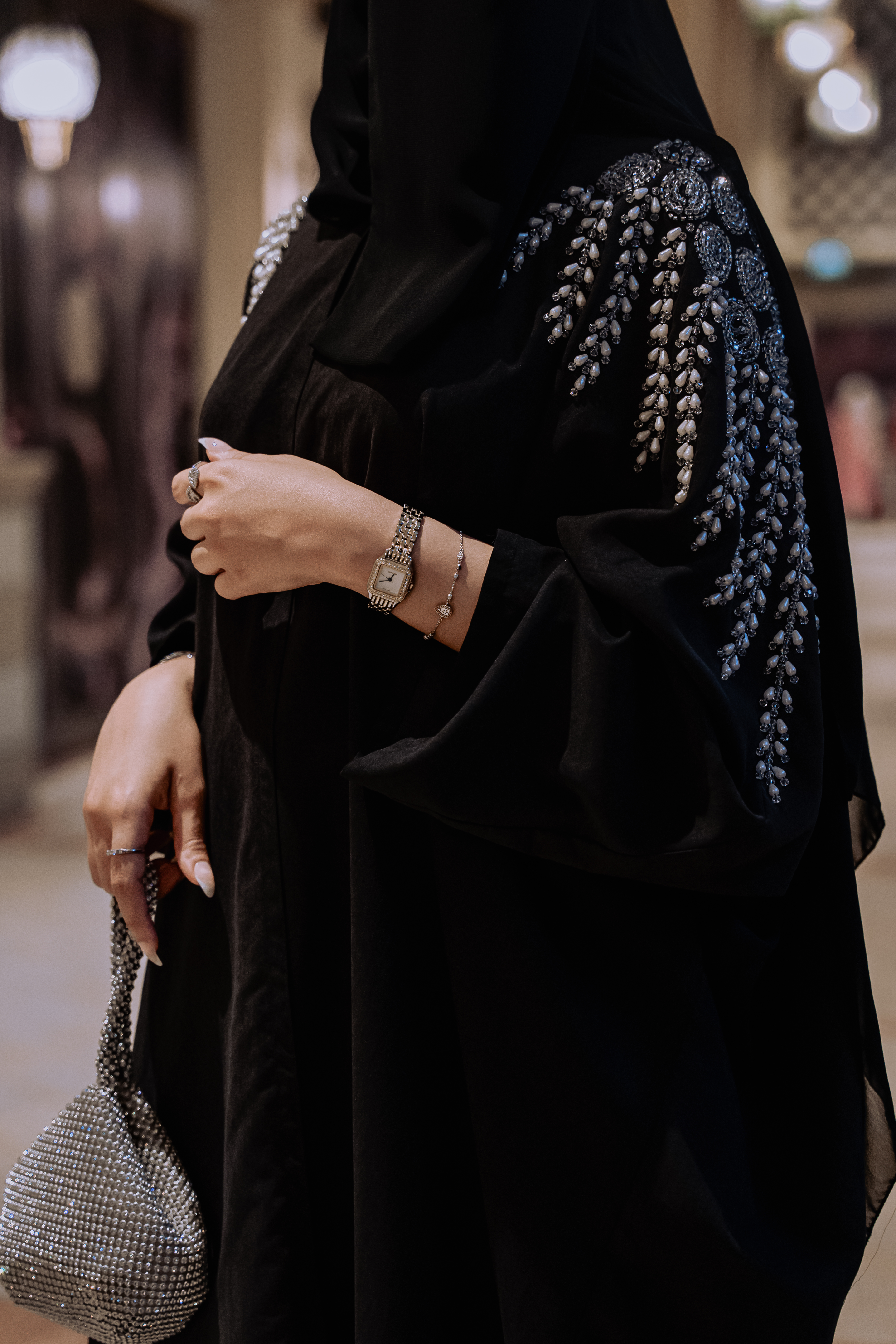 عباية الألماس الفضي