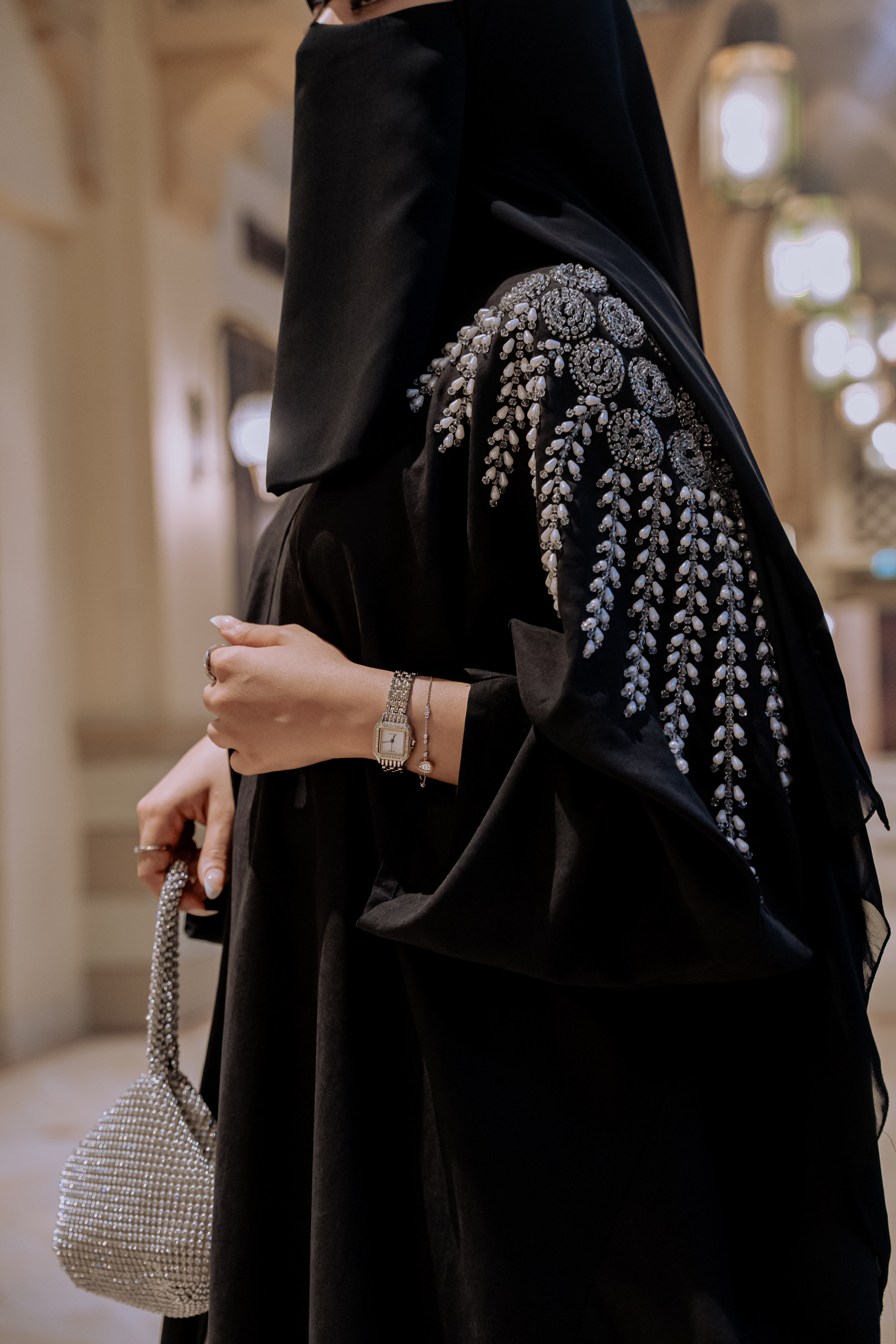 عباية الألماس الفضي