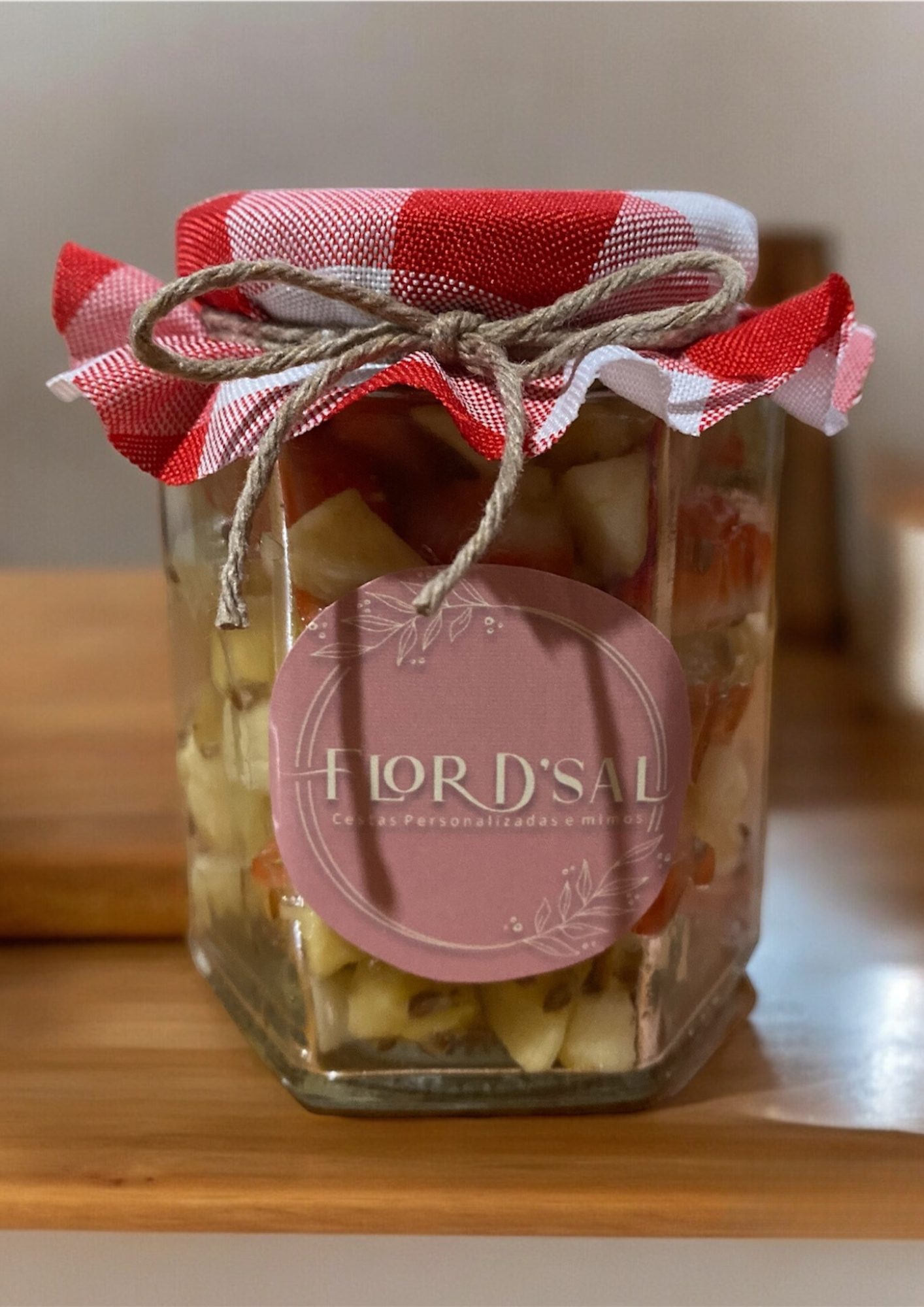 Salada de frutas com iogurte natural - No vidro