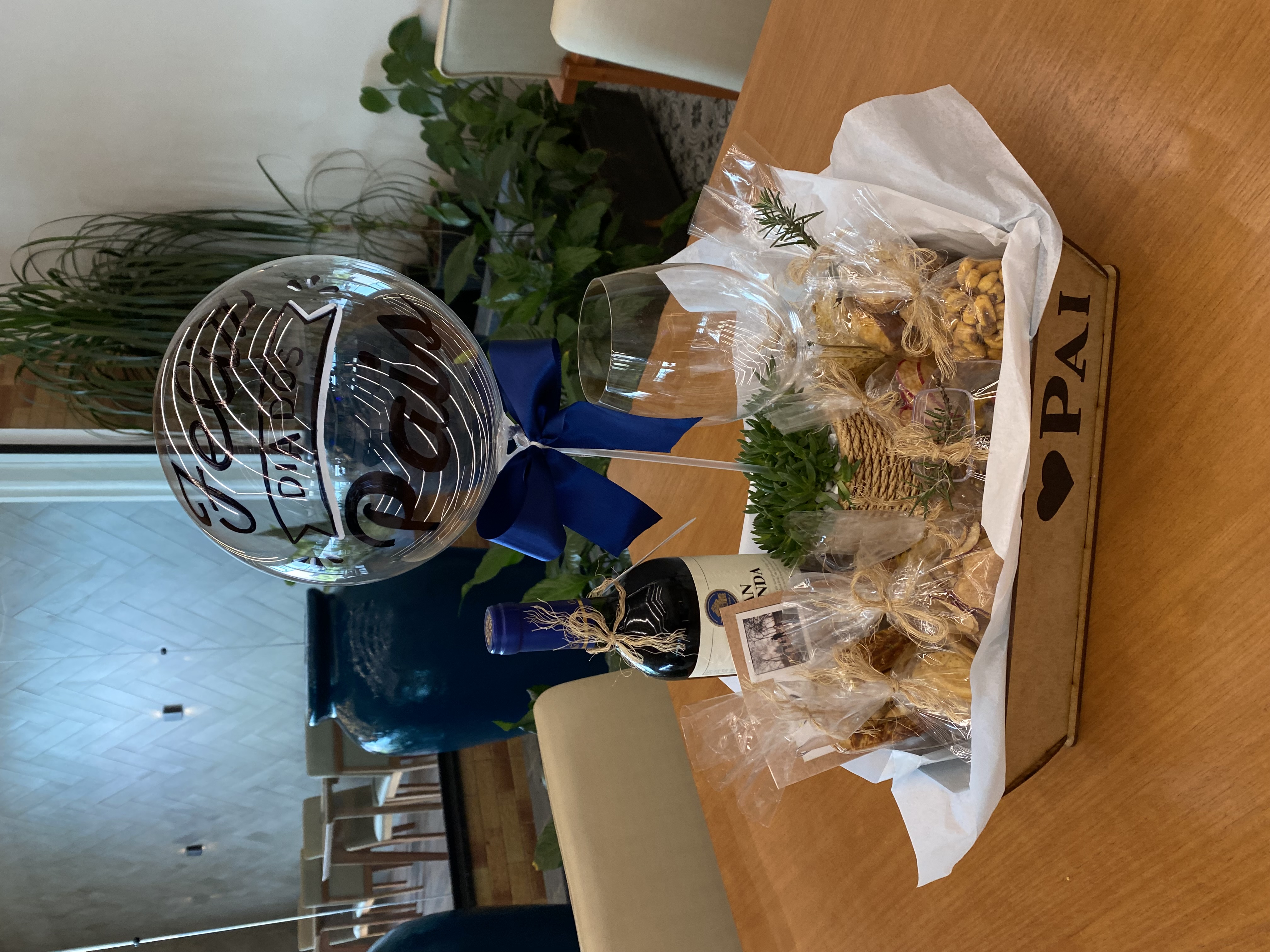 Cesta de dia dos Pais - Petiscos e Vinho