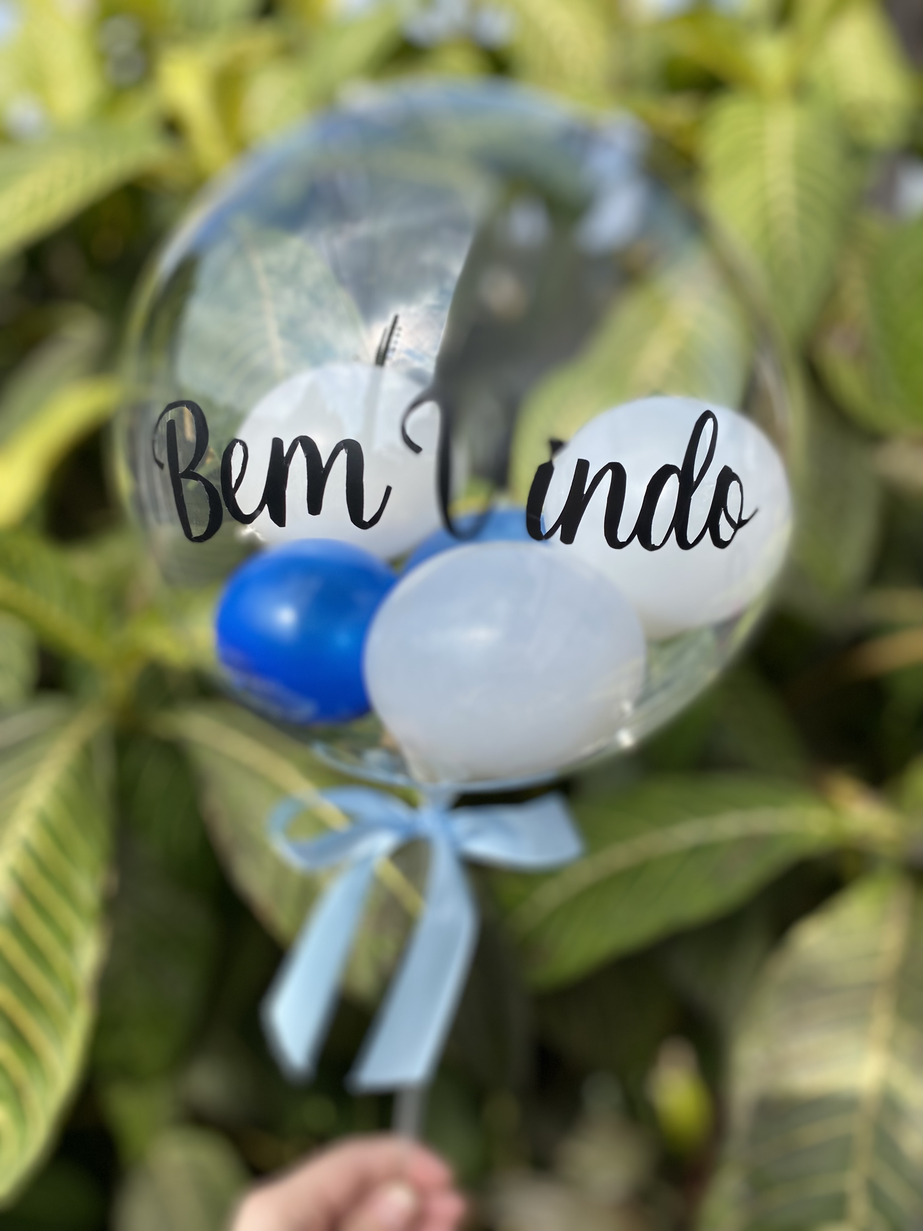 Balão transparente com bexigas coloridas - Pequeno