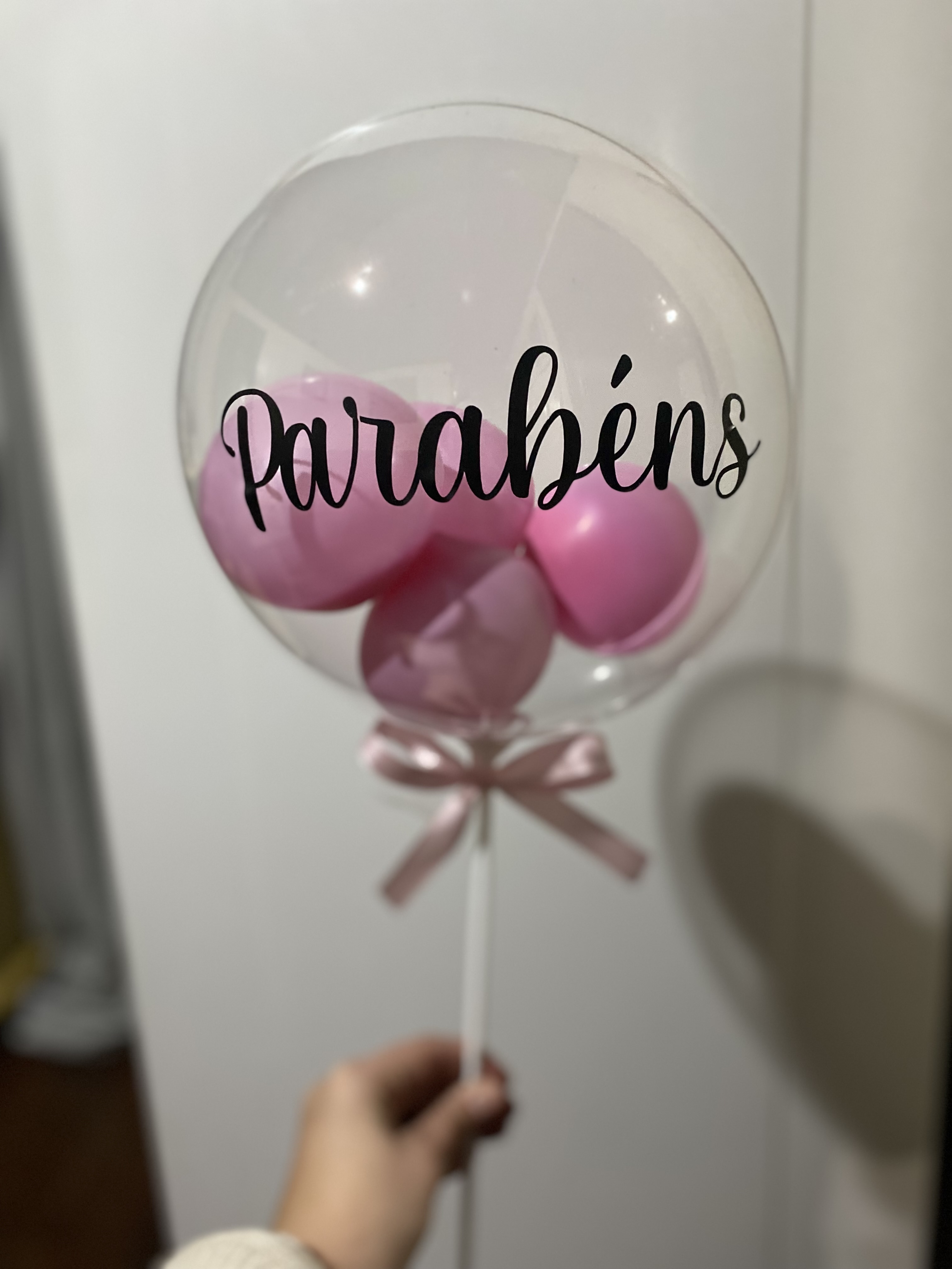 Balão transparente com bexigas coloridas - Pequeno