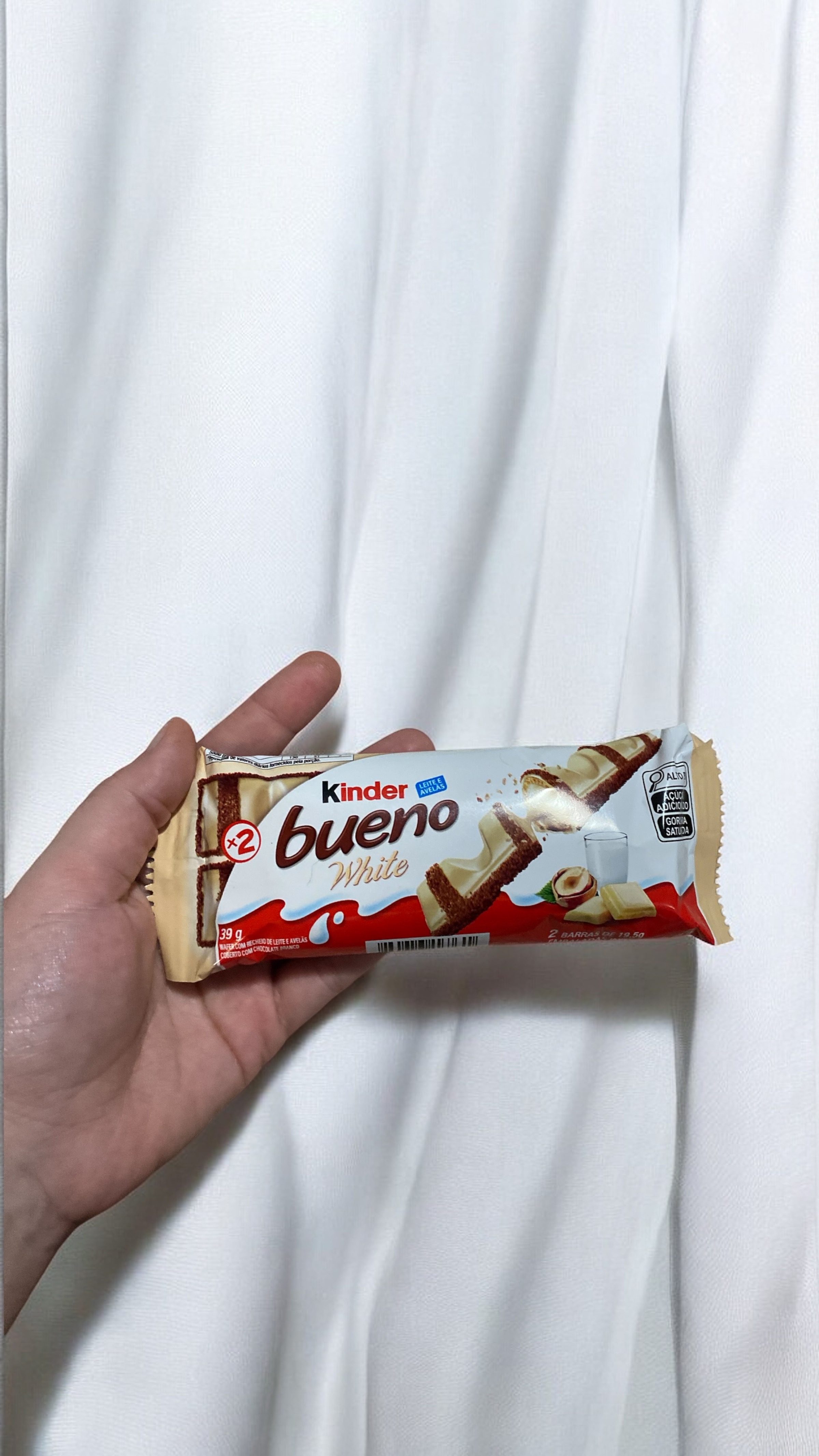 Kinder Bueno White