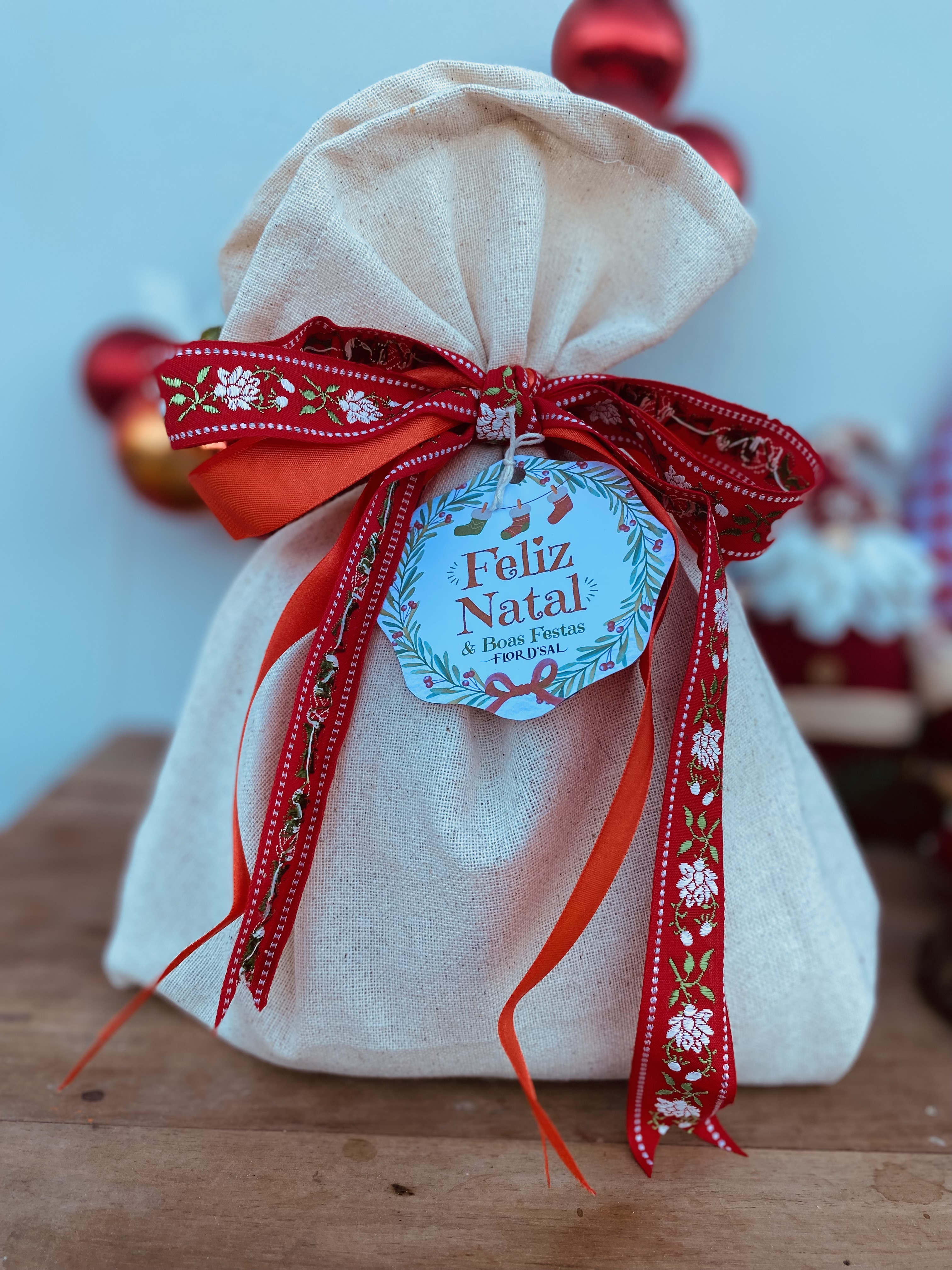 Chocotone 500g + pote de brigadeiro + saco personalizado 