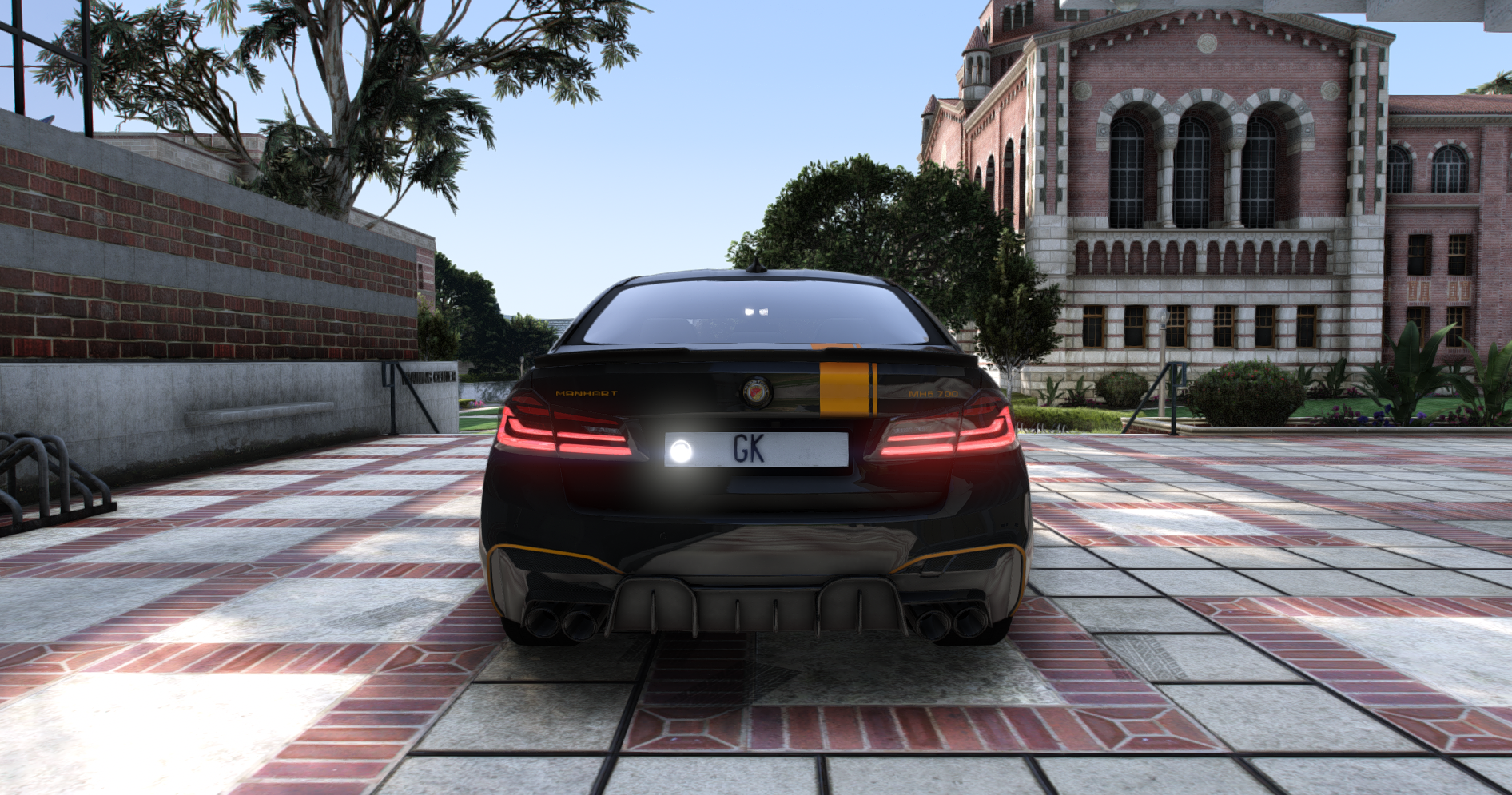 Bmw MH5 700