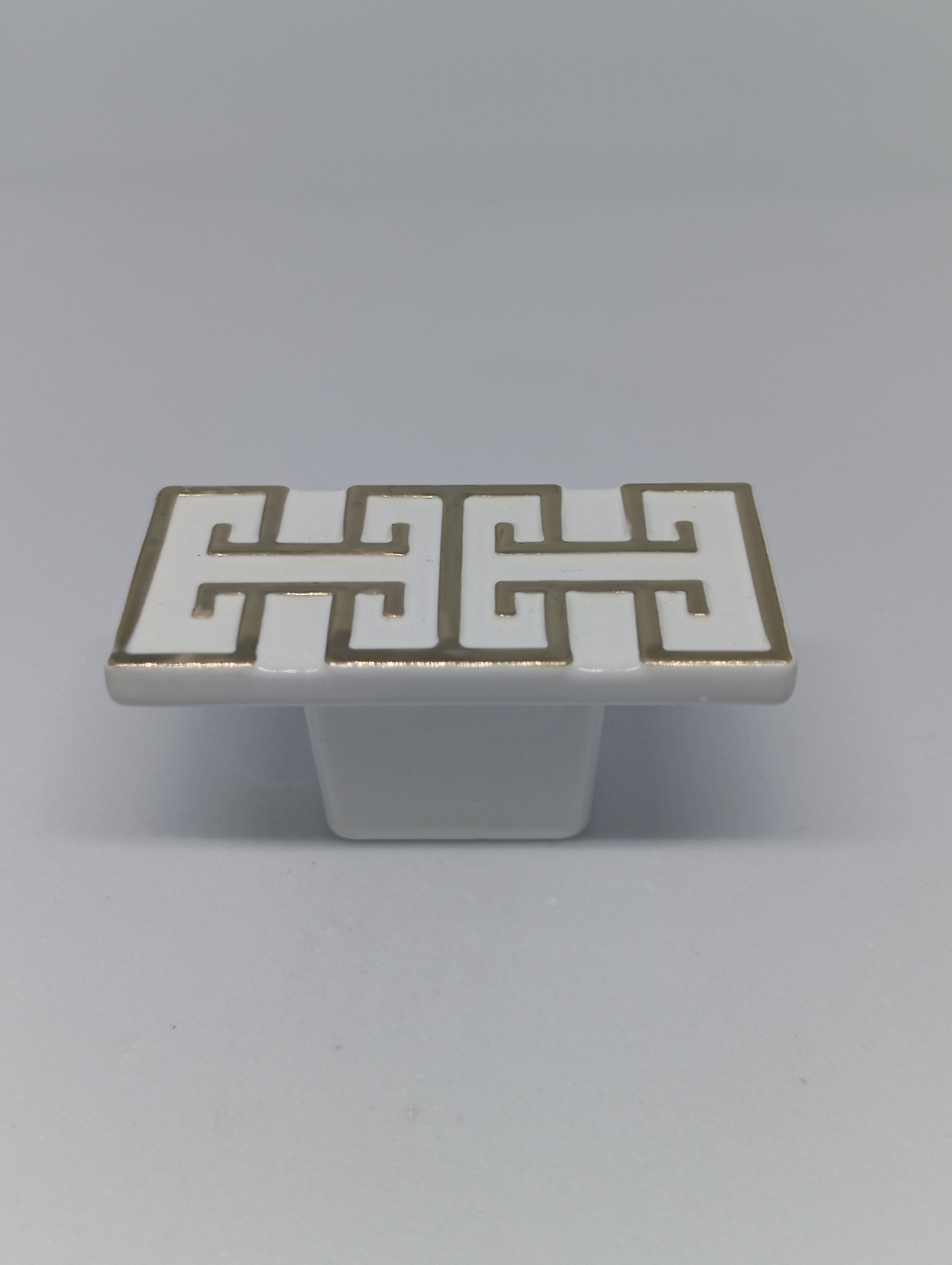 Gold-on-White Design Knob (PHK0083)