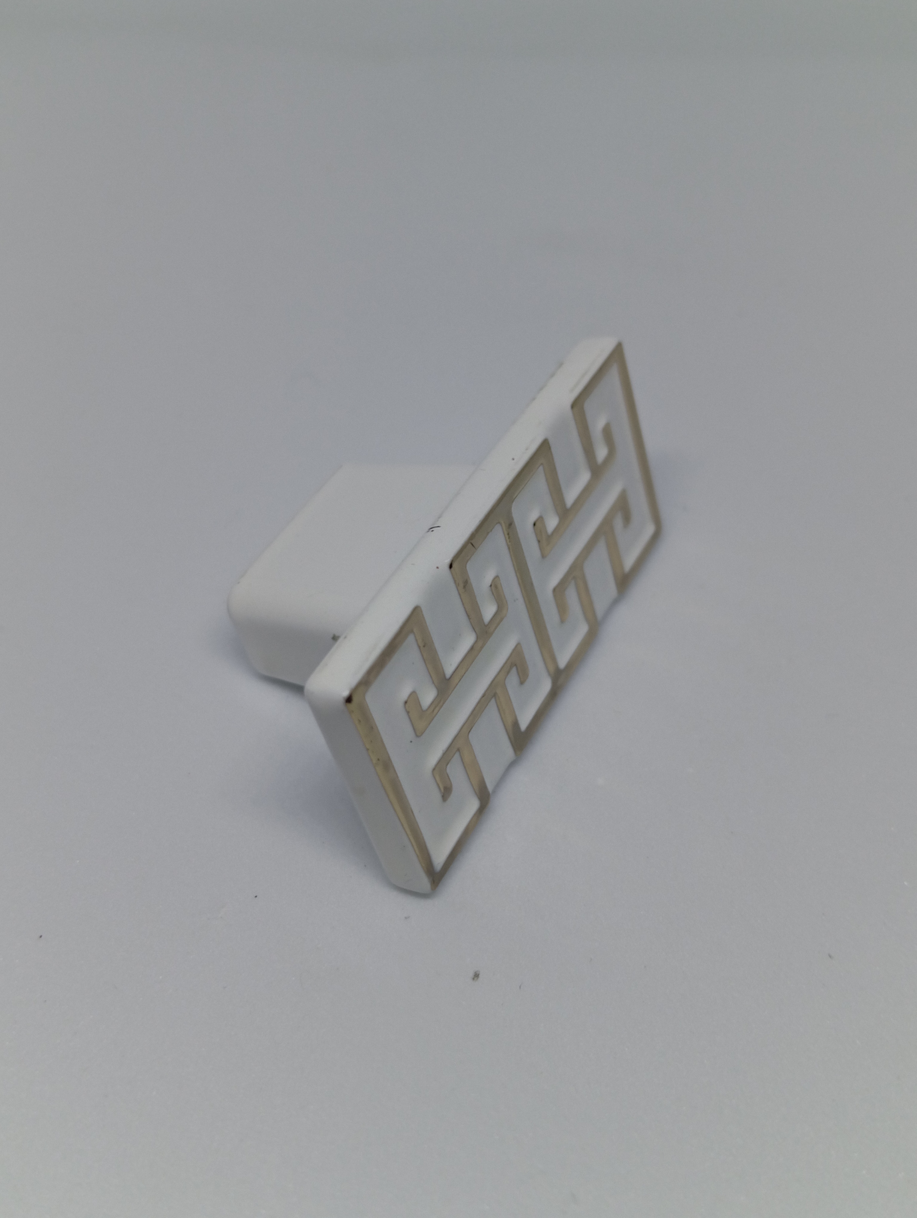 Gold-on-White Design Knob (PHK0083)