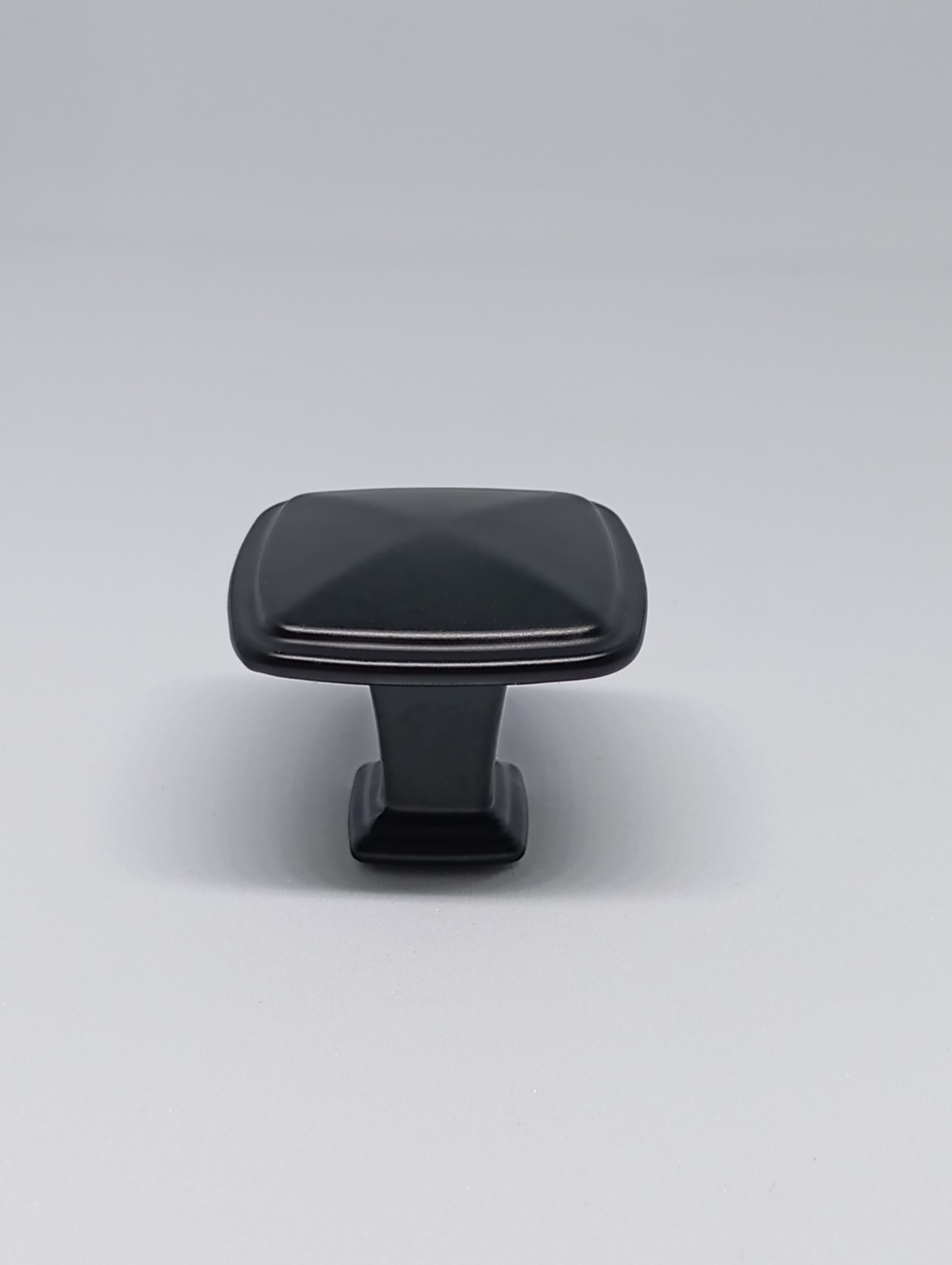 Sleek Pyramidal Square Knob (PHK0116)