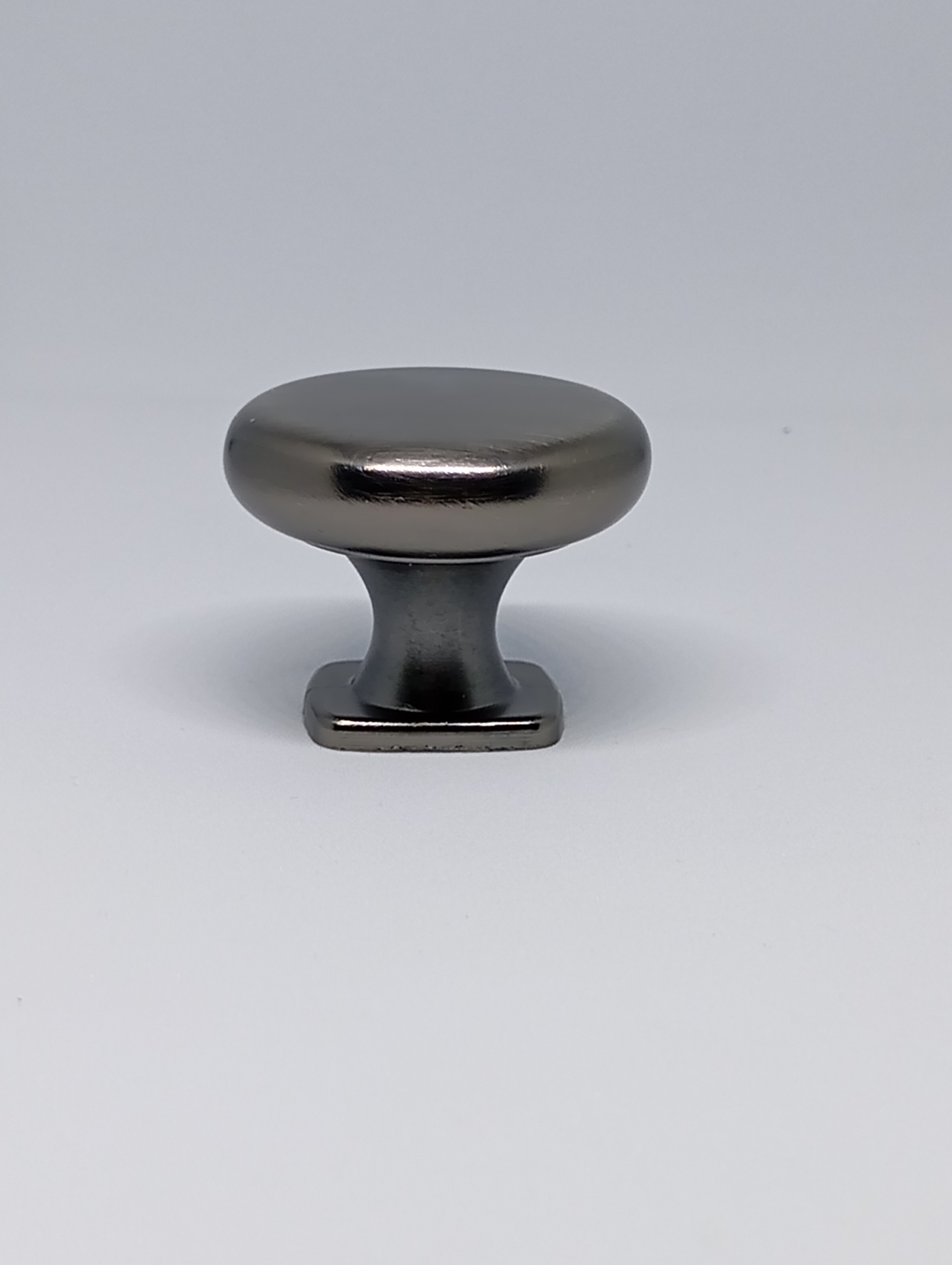 Sleek Round Metal Knob (PHK0122)