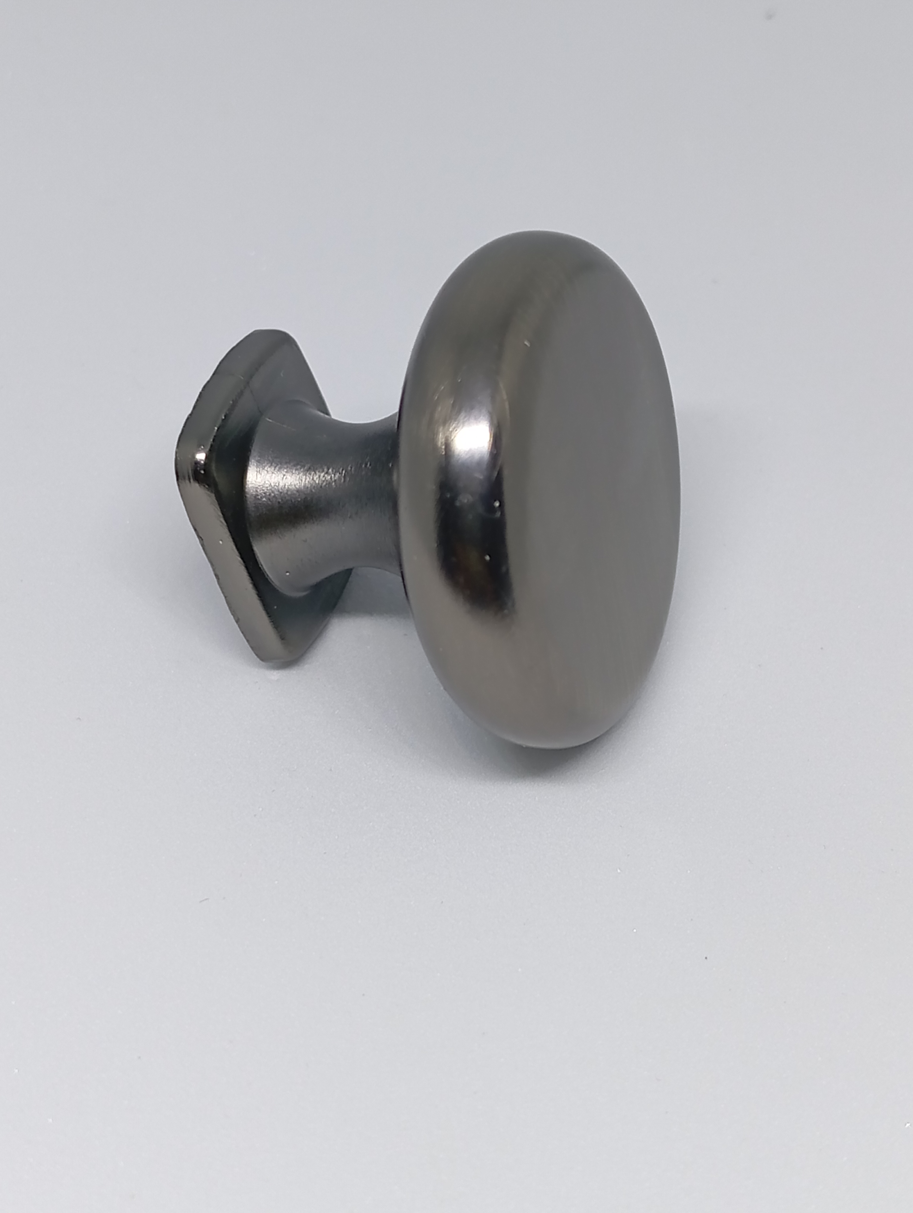 Sleek Round Metal Knob (PHK0122)