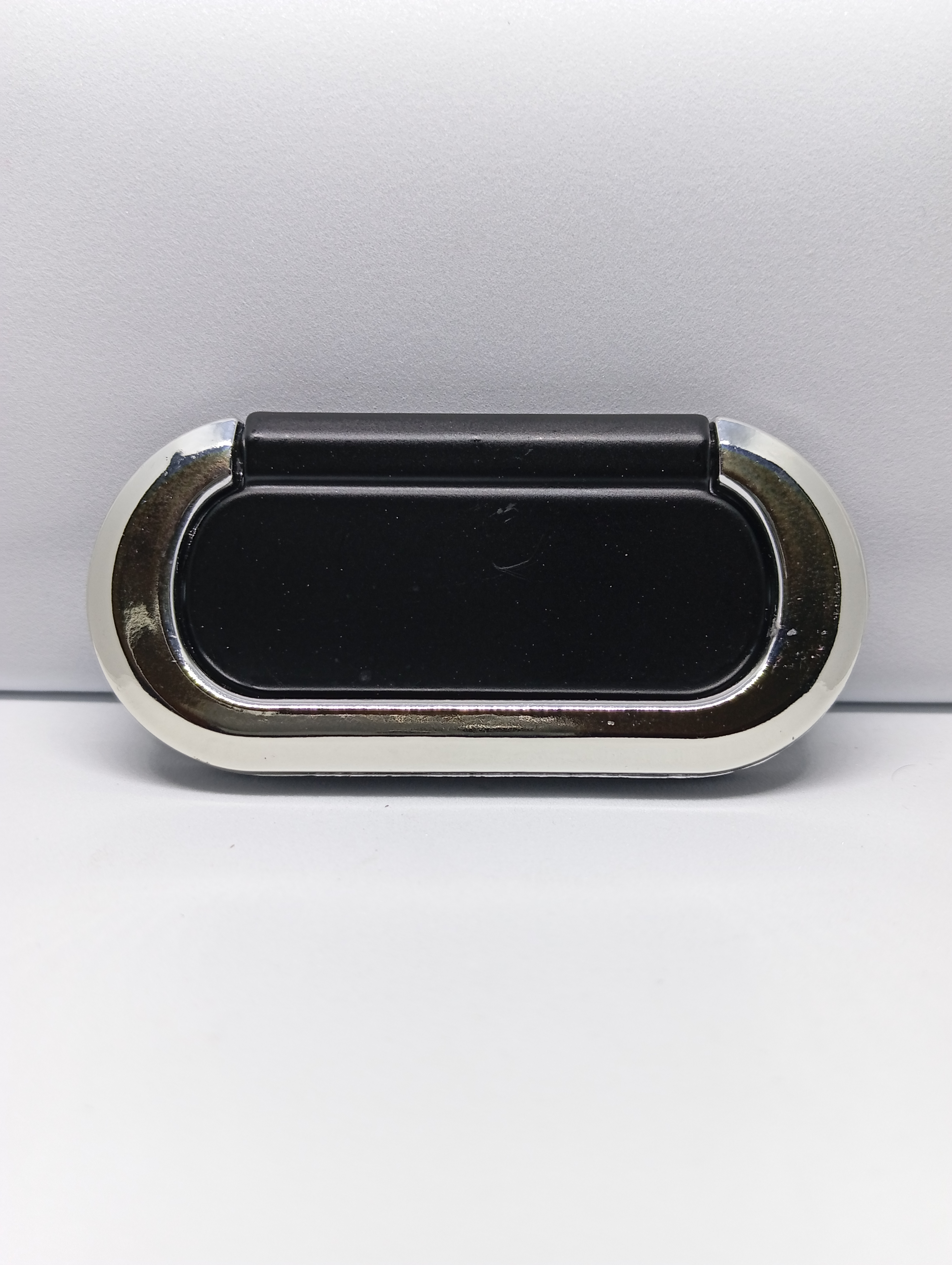 Oblong-Shaped Latkan Pull (PHL0030)