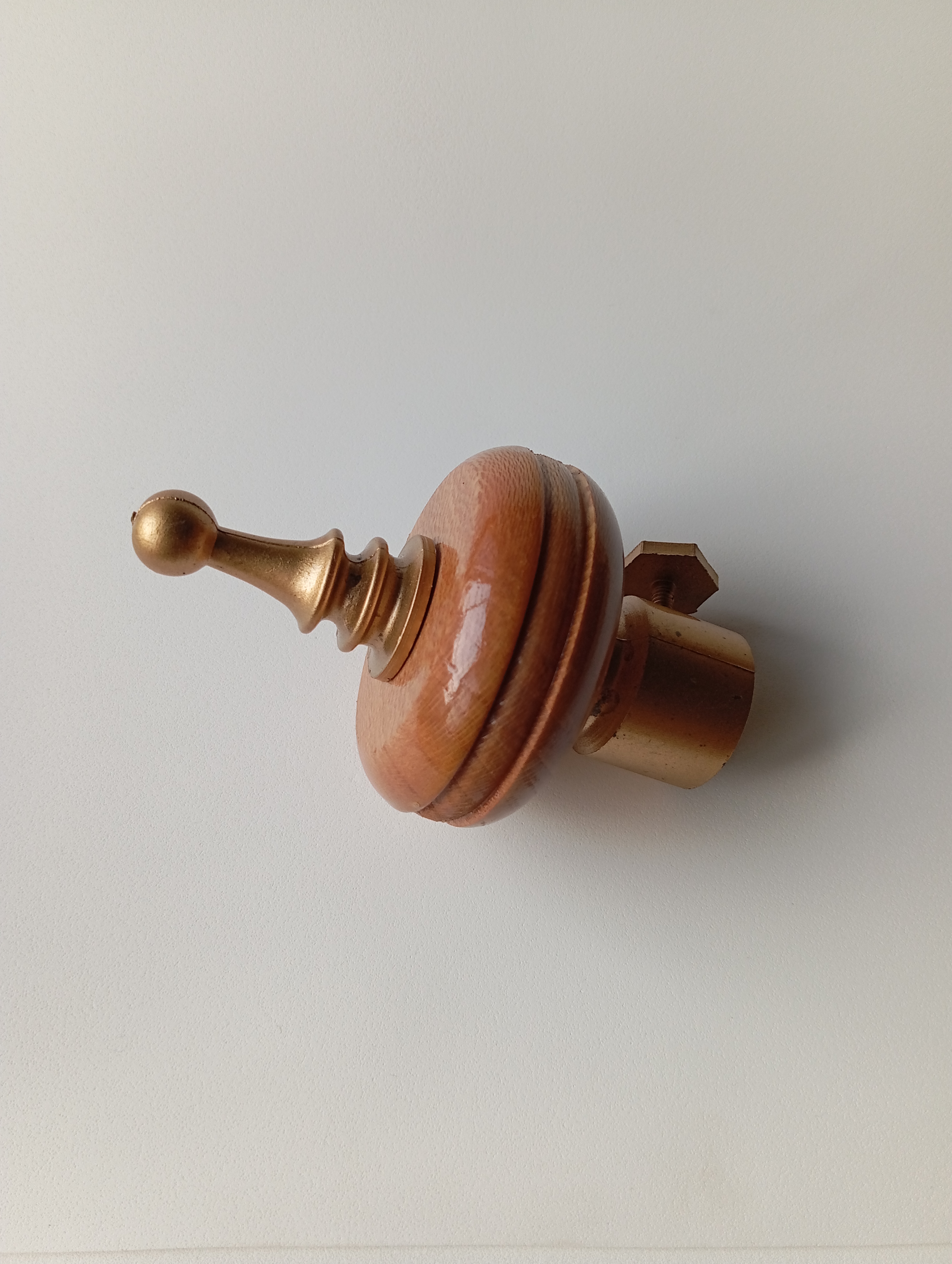 Gold and Wood Curtain Pipe End (PHE0029)