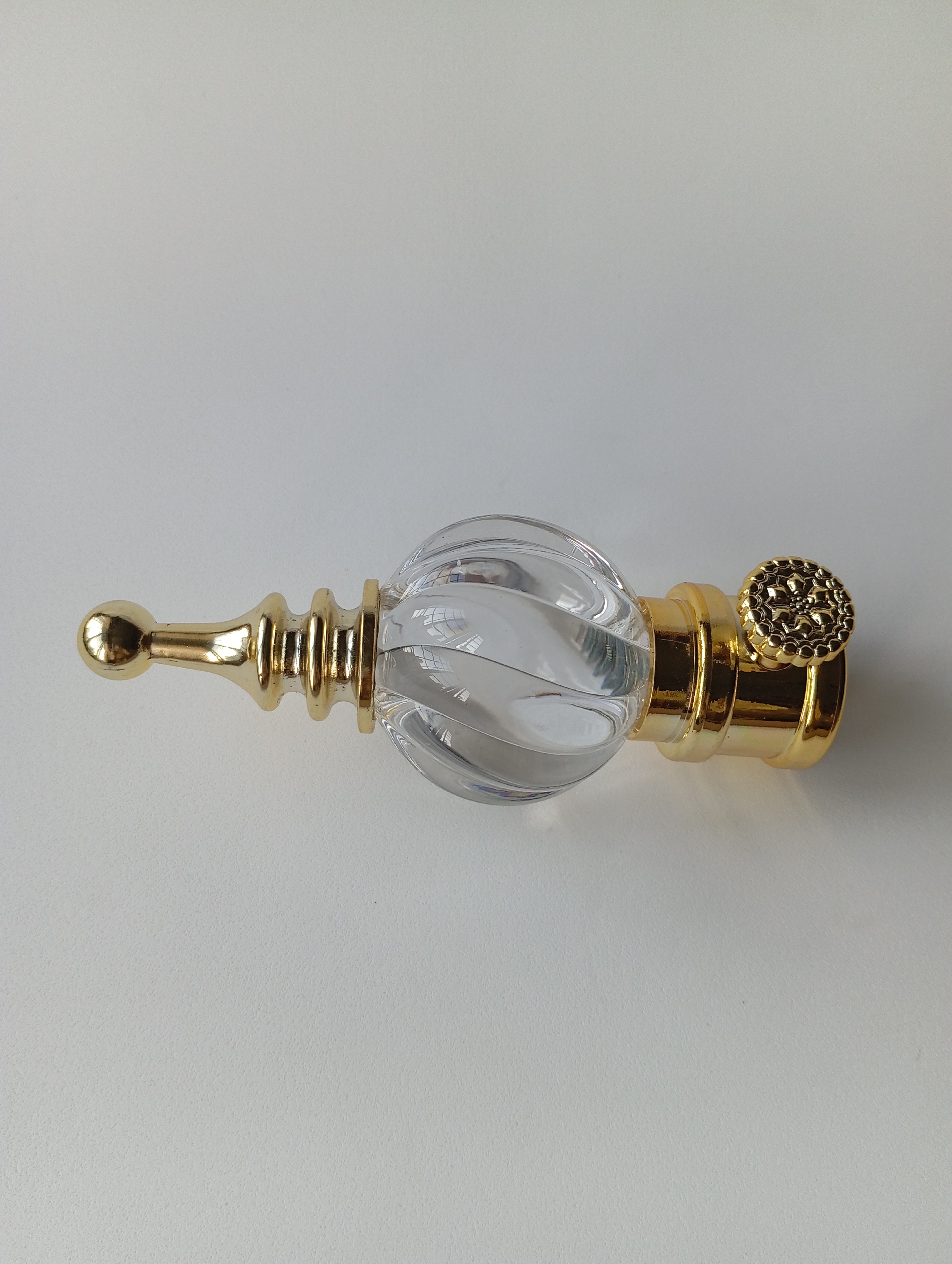 Plastic Crystal and Gold Curtain Pipe End (PHE0032)