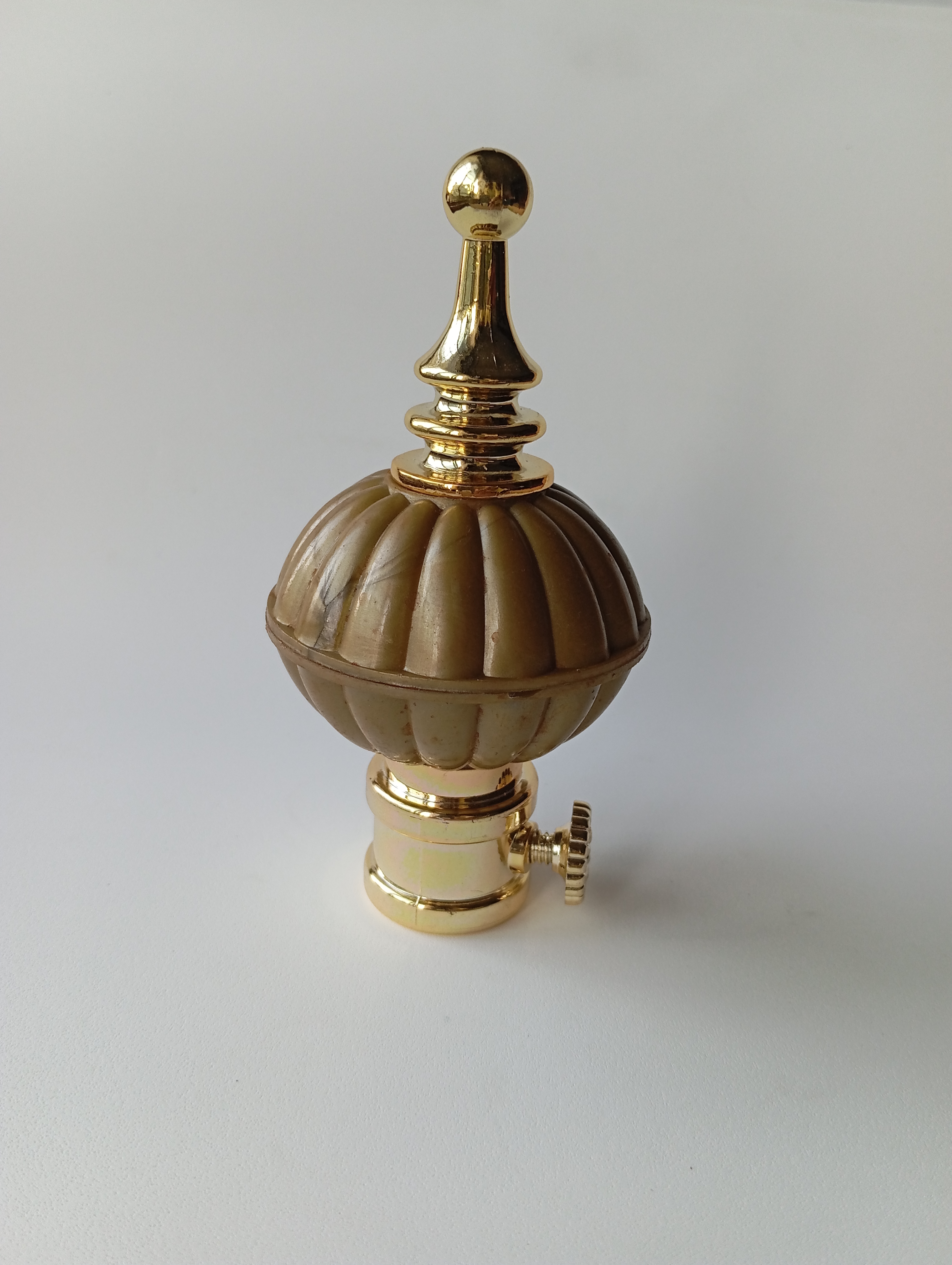 Plastic Gold and Green Curtain Pipe End (PHE0033)