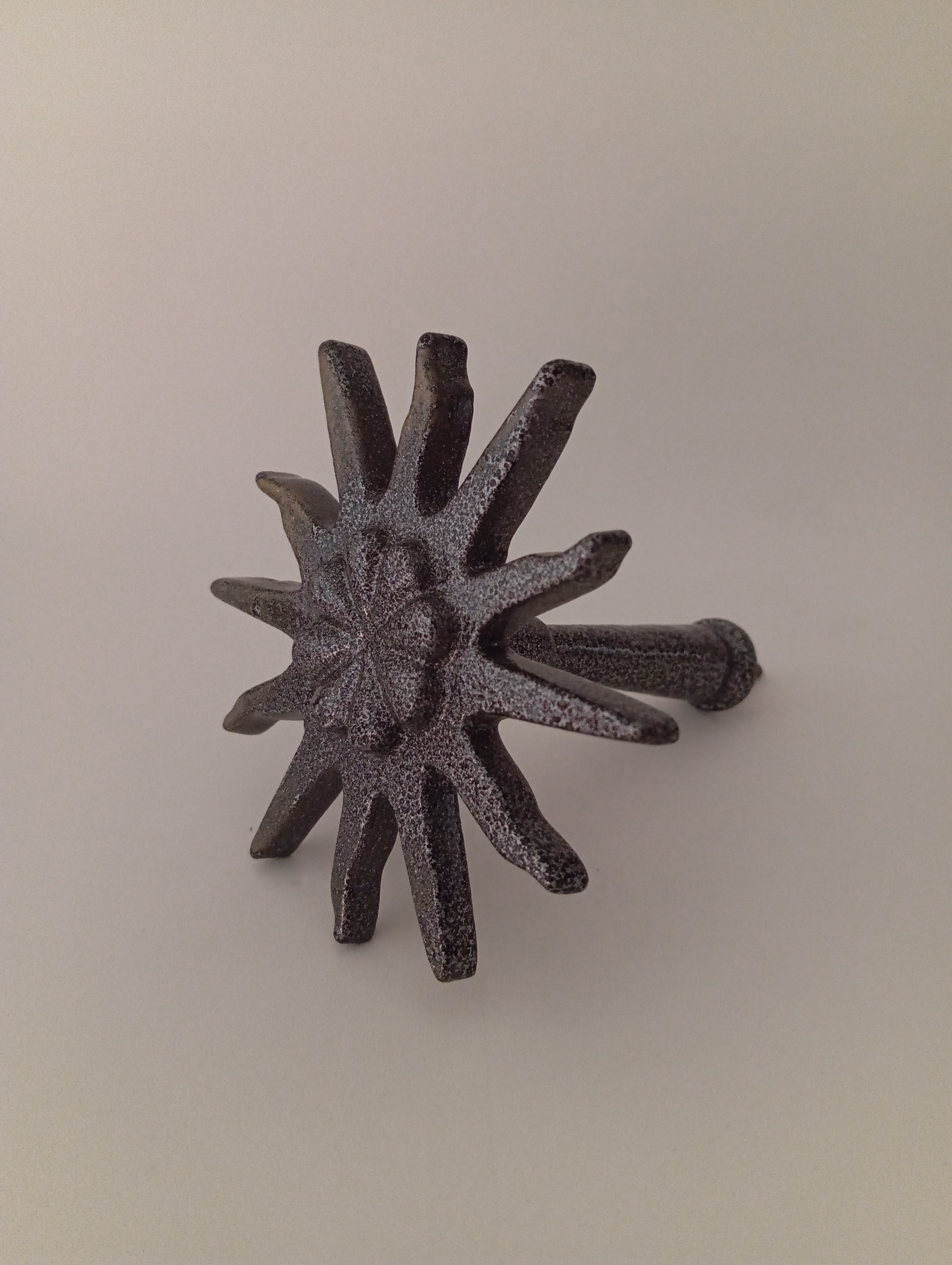 Textured Sunburst Curtain Tie Hook (PCT0014)