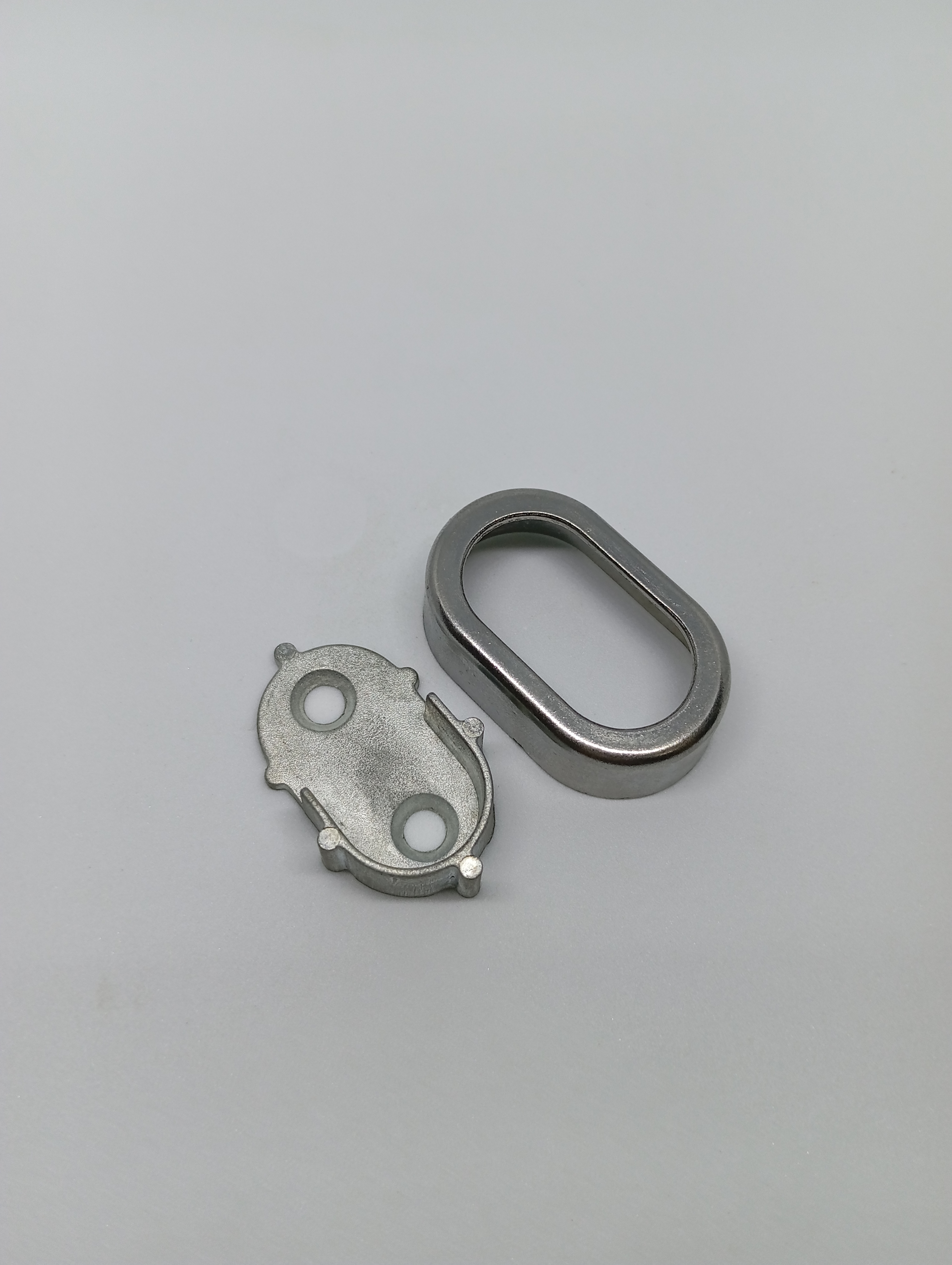 Oval Bracket with Cover (Side Mounted)