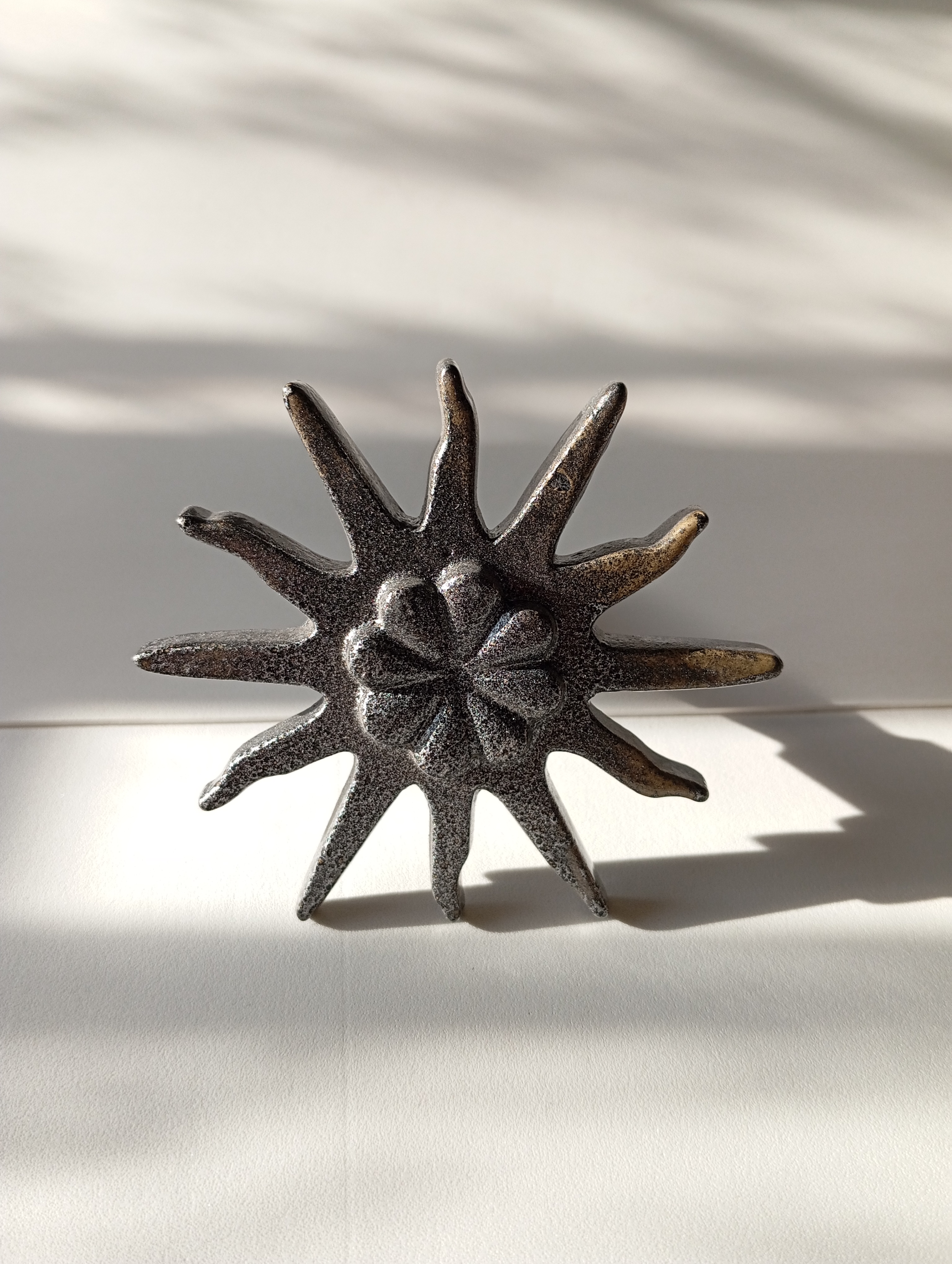 Textured Sunburst Curtain Tie Hook (PCT0014)