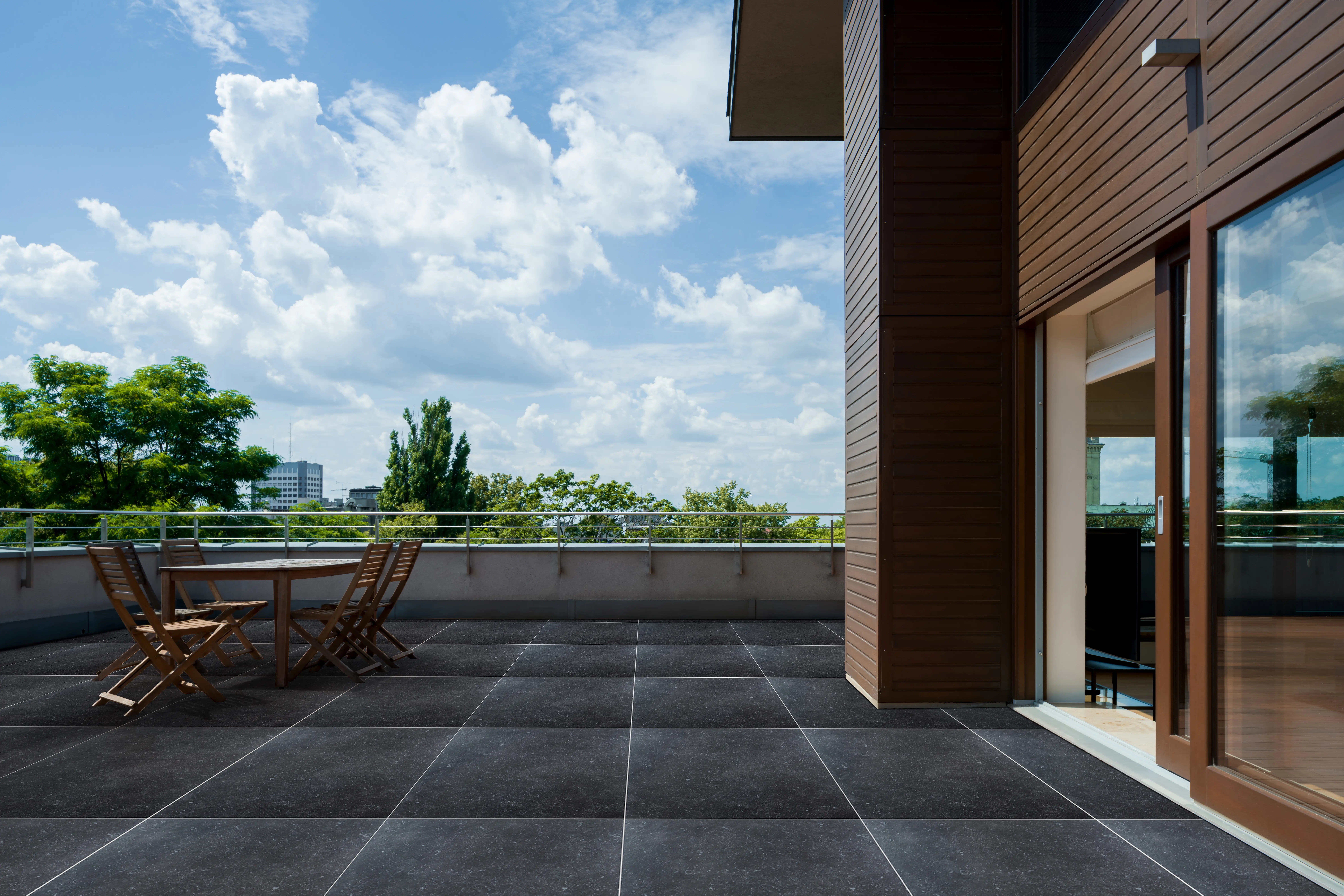 Bluestone Schwarz 
