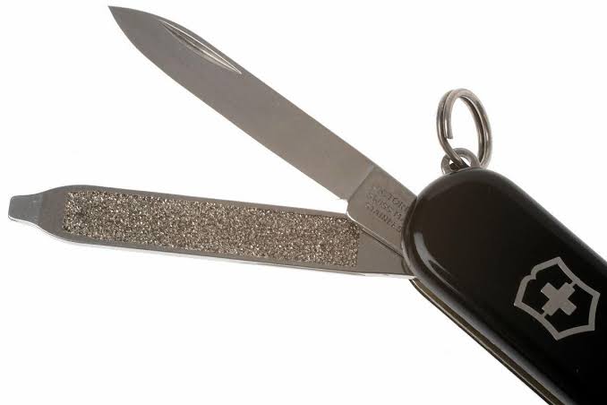 Victorinox classic sd noire etuit