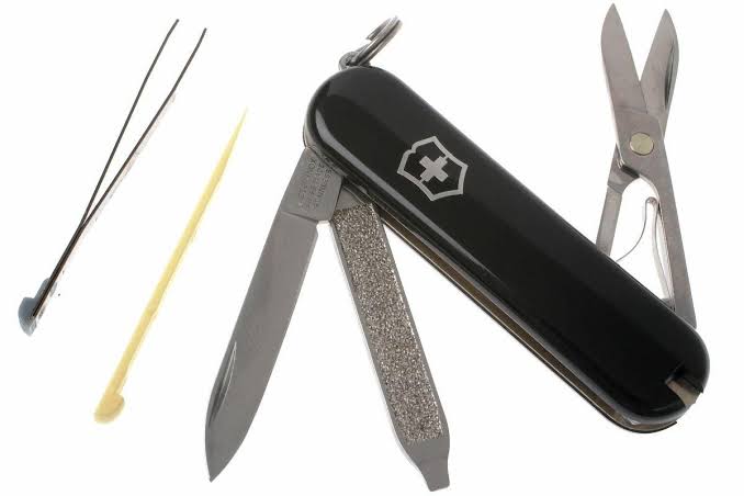 Victorinox classic sd noire etuit
