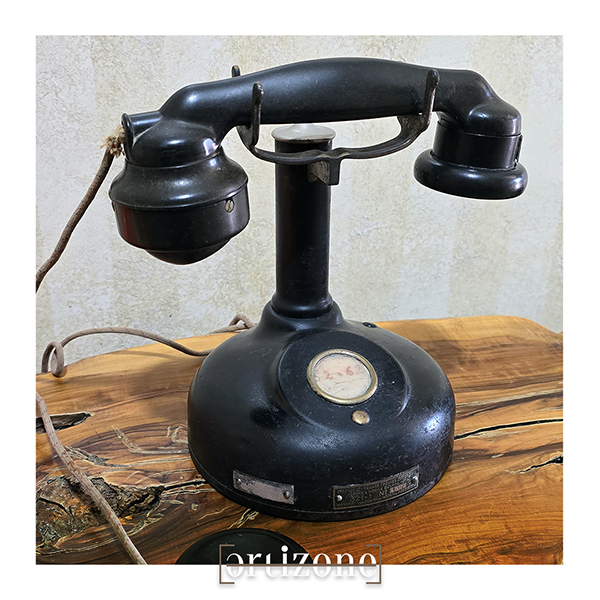 Vintage French Telephone