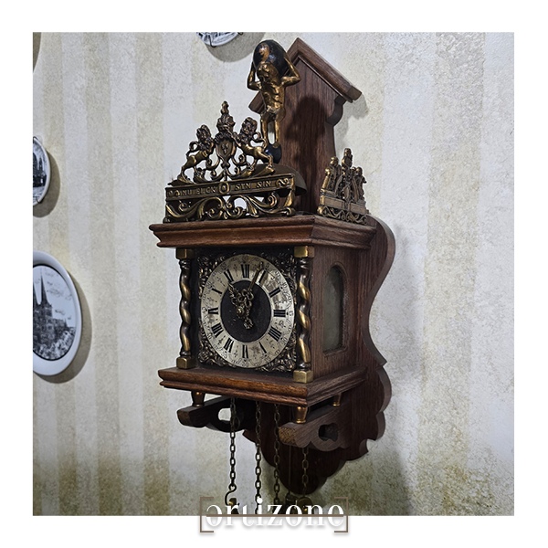 NU. ELCK SYN.SIN (Atlas) Vintage Wall Clock