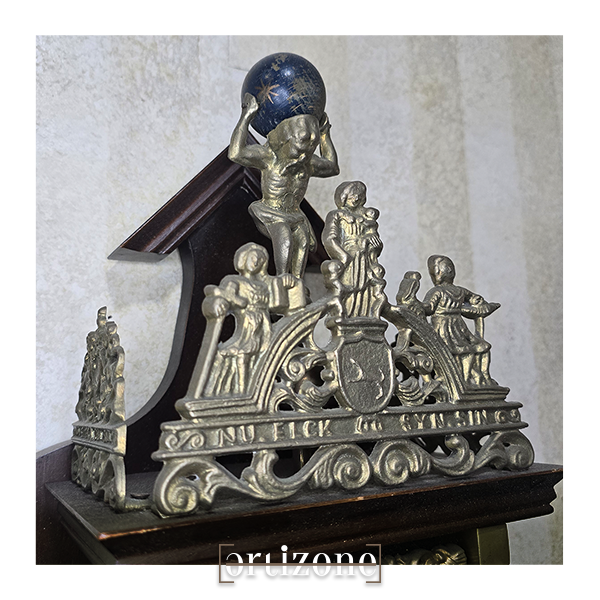 NU. ELCK SYN.SIN (Atlas) Vintage Wall Clock