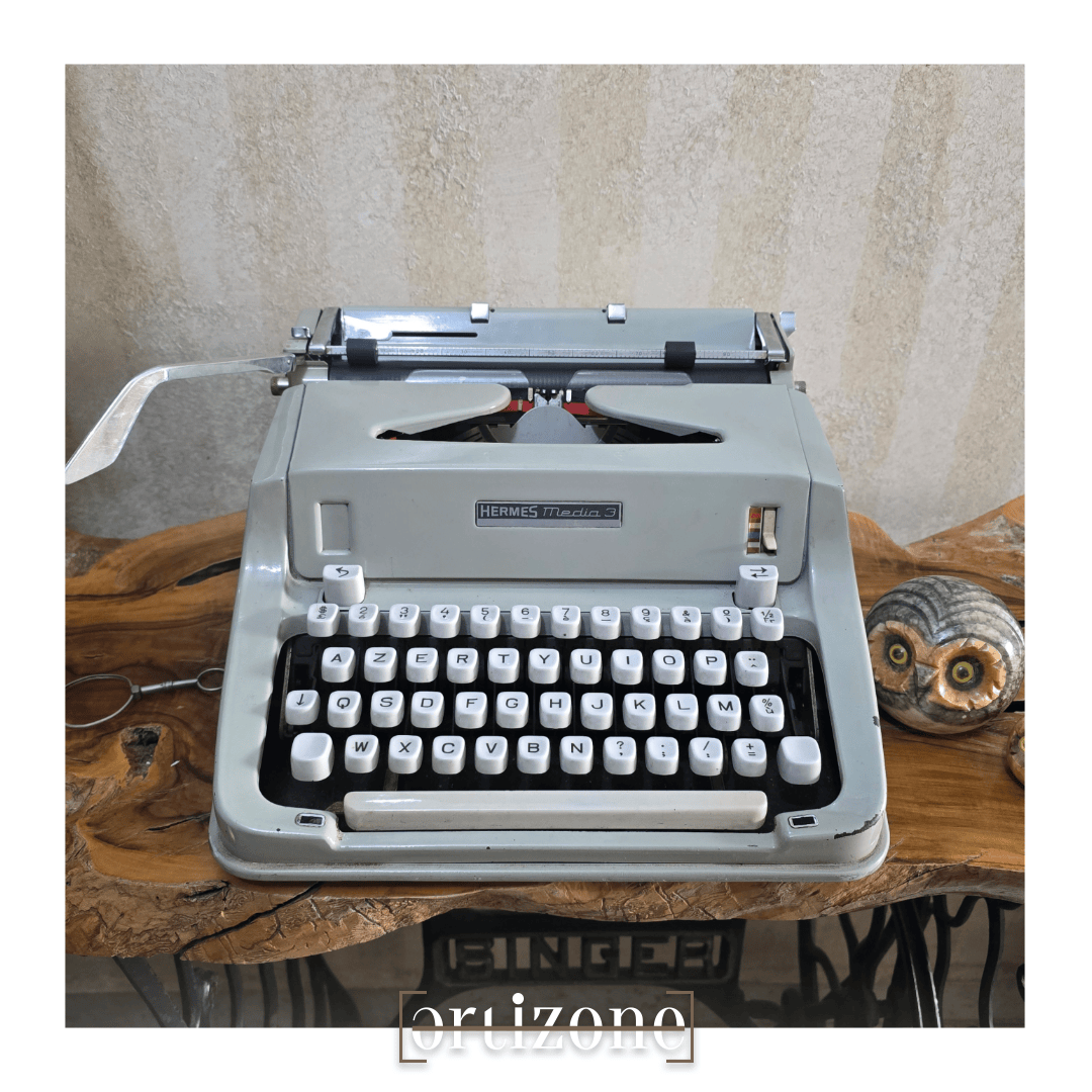 Hermes media 3 typewriter 