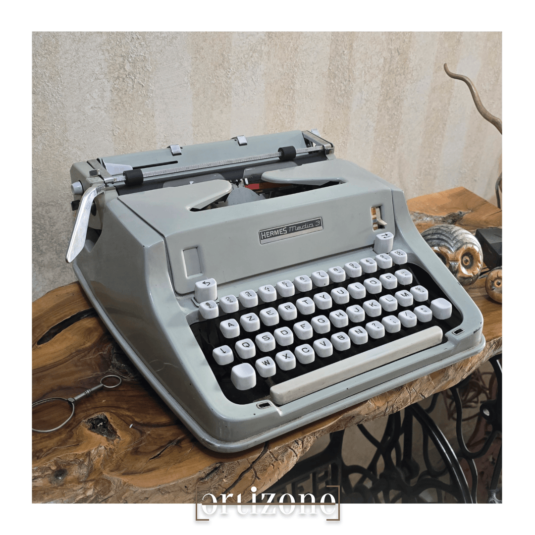 Hermes media 3 typewriter 