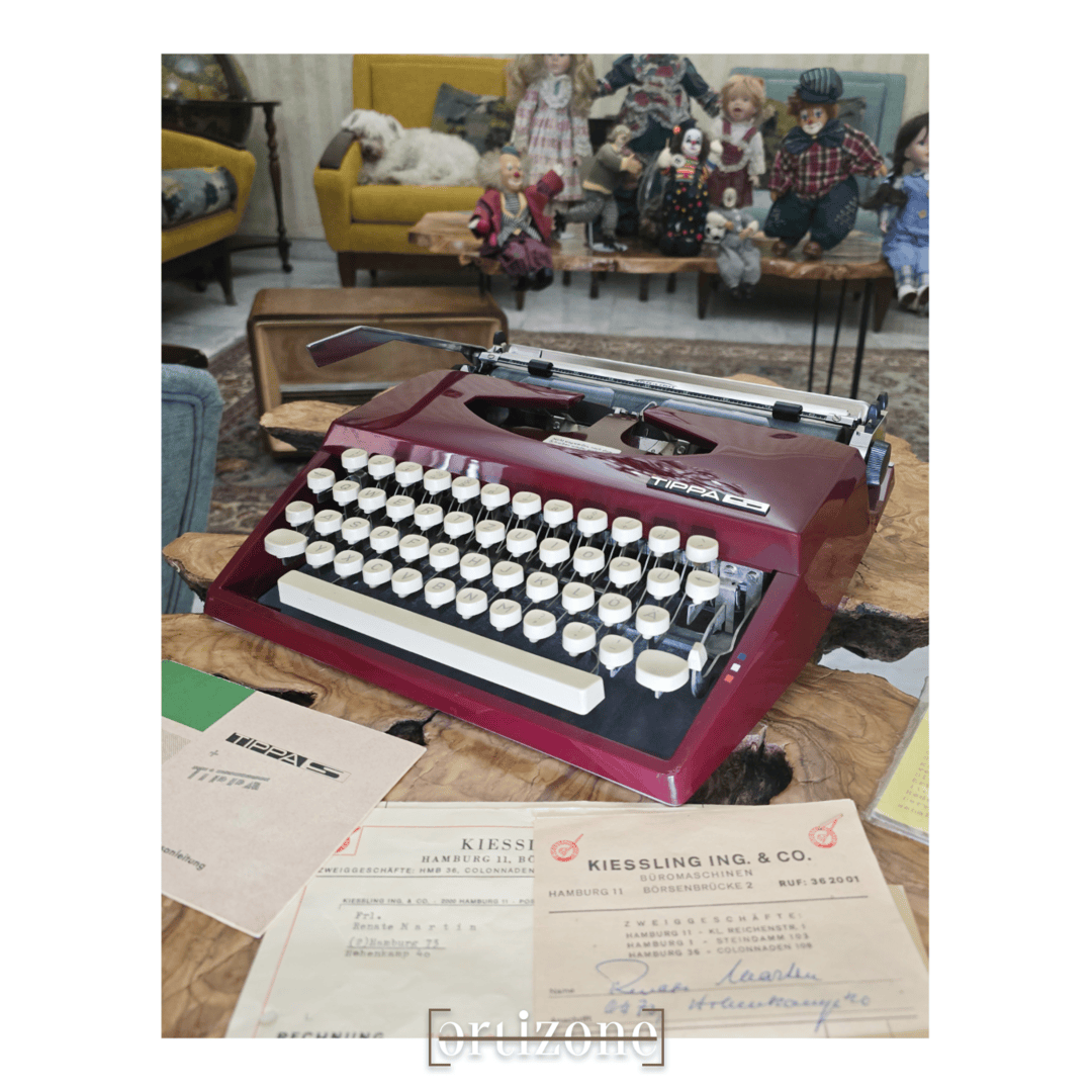 Vintage Triumph Tippa S Typewriter