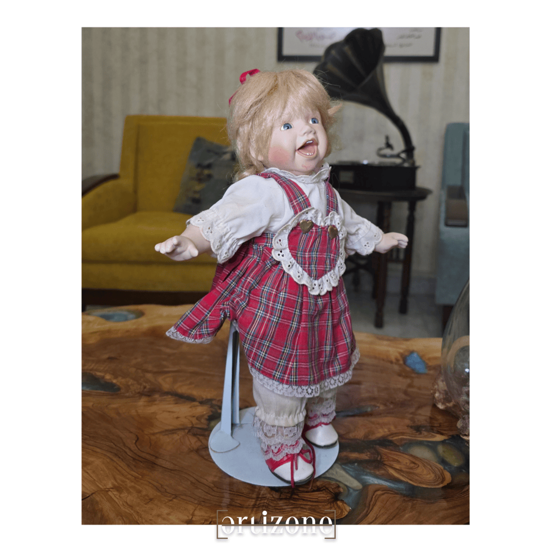 Vintage Porcelain Doll (4)