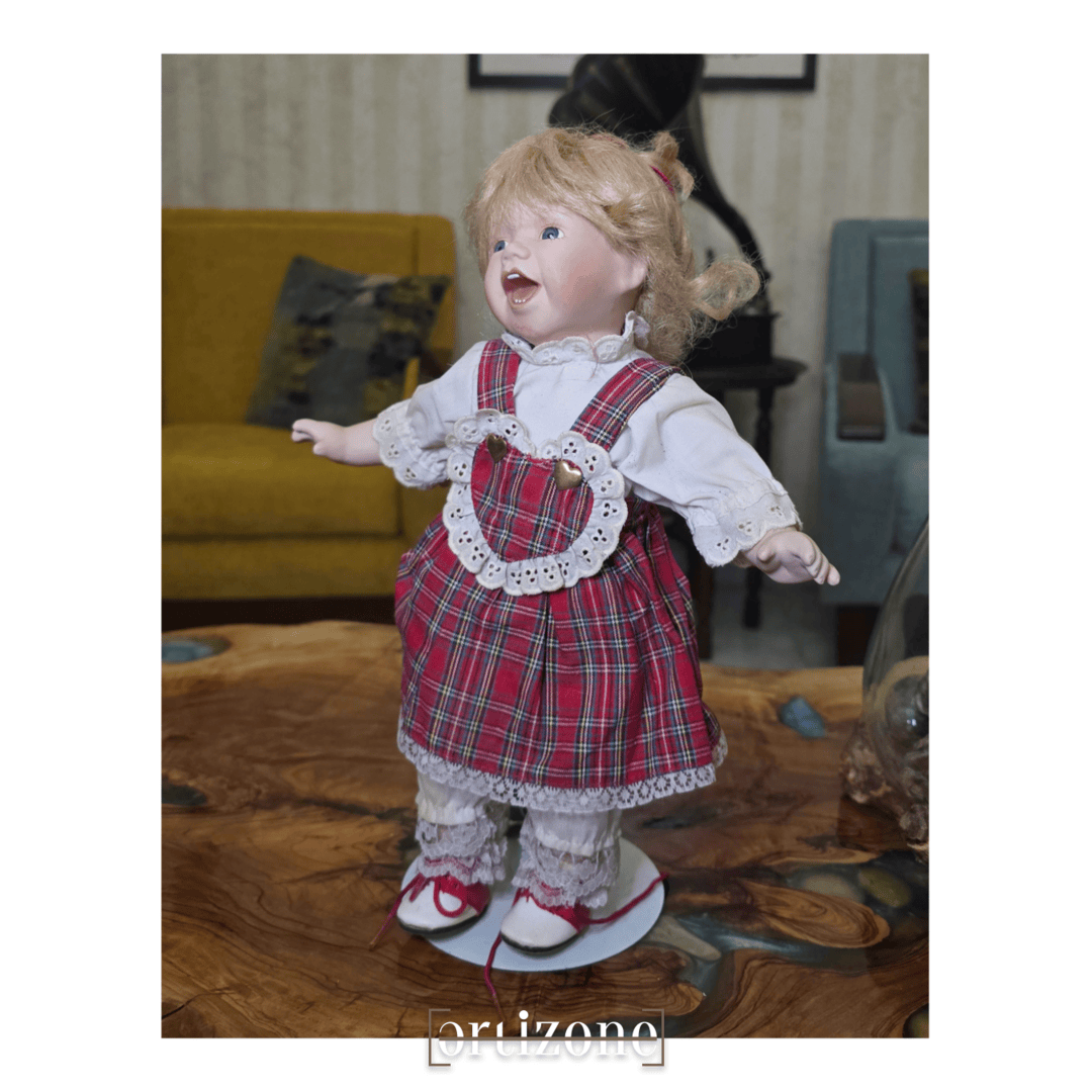 Vintage Porcelain Doll (4)