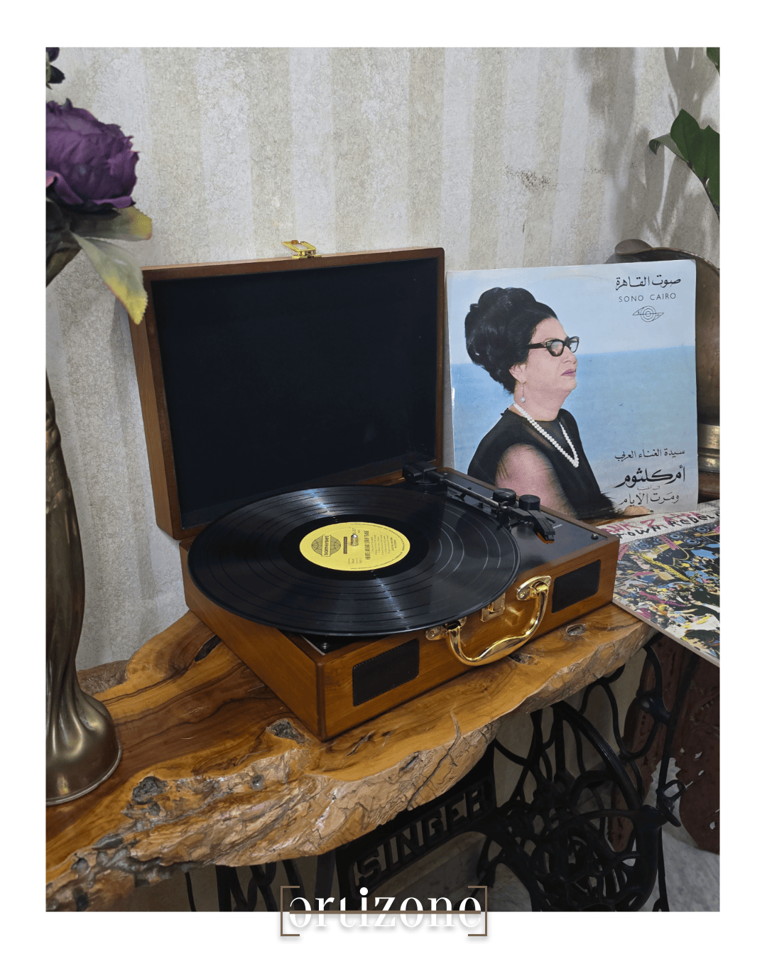 Record Player / Turntable - W