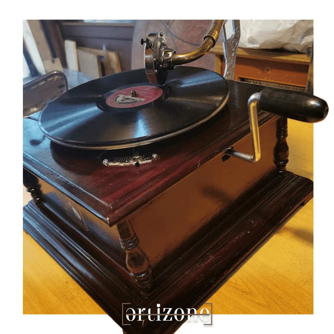 Vintage Gramophone s
