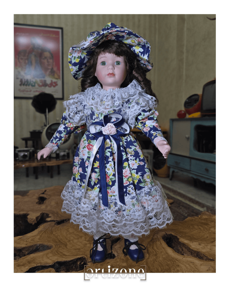 Vintage porcelain doll No.2
