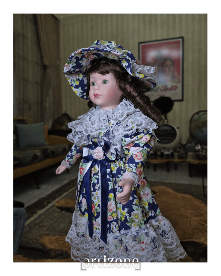 Vintage porcelain doll No.2