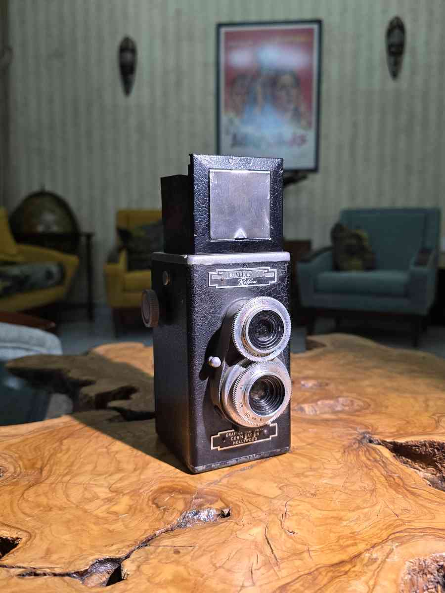 Hollywood Reflex vintage camera