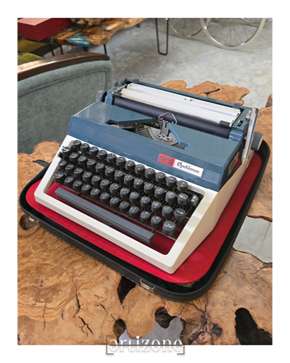Optima Daro Vintage Typewriter (Arabic Keyboard)