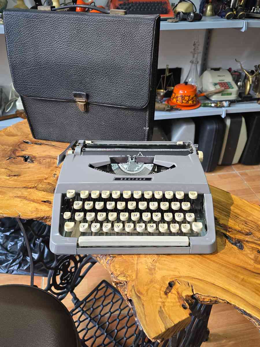 Vintage Brother Typewriter