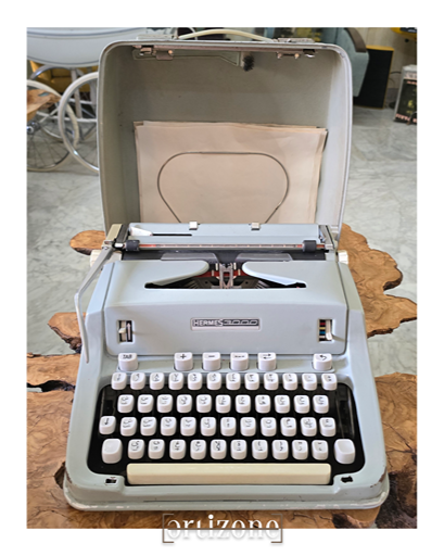 Hermes 3000 Typewriter (Arabic Keyboard)