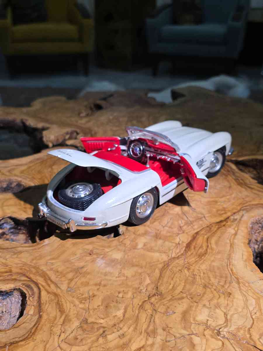 Bburago diecast 1/18 mercedes 300sl car