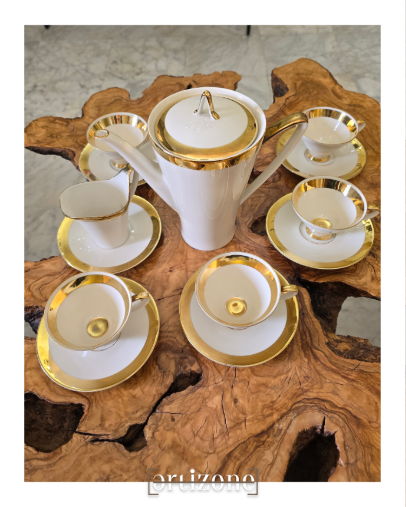 Elegant Porcelain Tea Set (Bavaria)