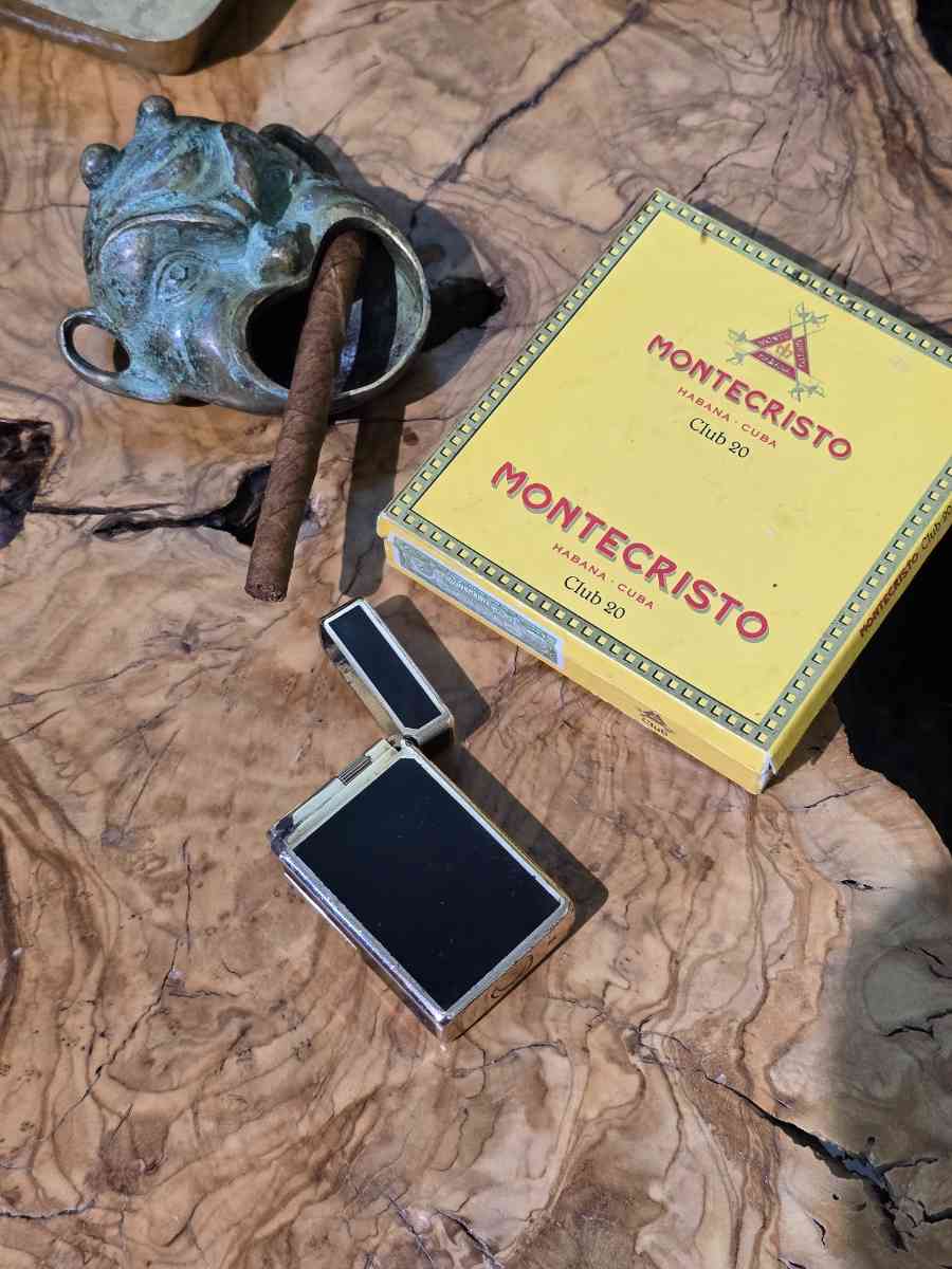 s.t. dupont lighter
