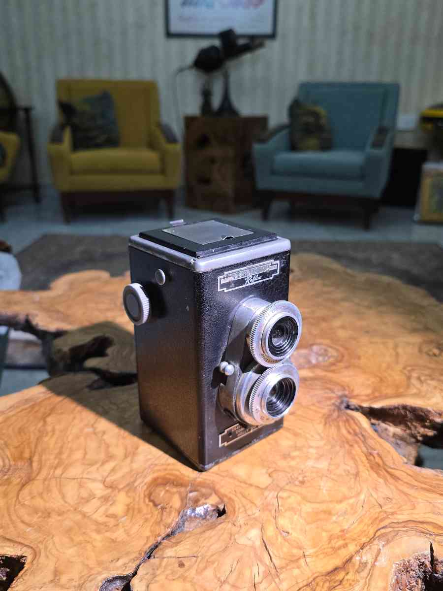 Hollywood Reflex vintage camera