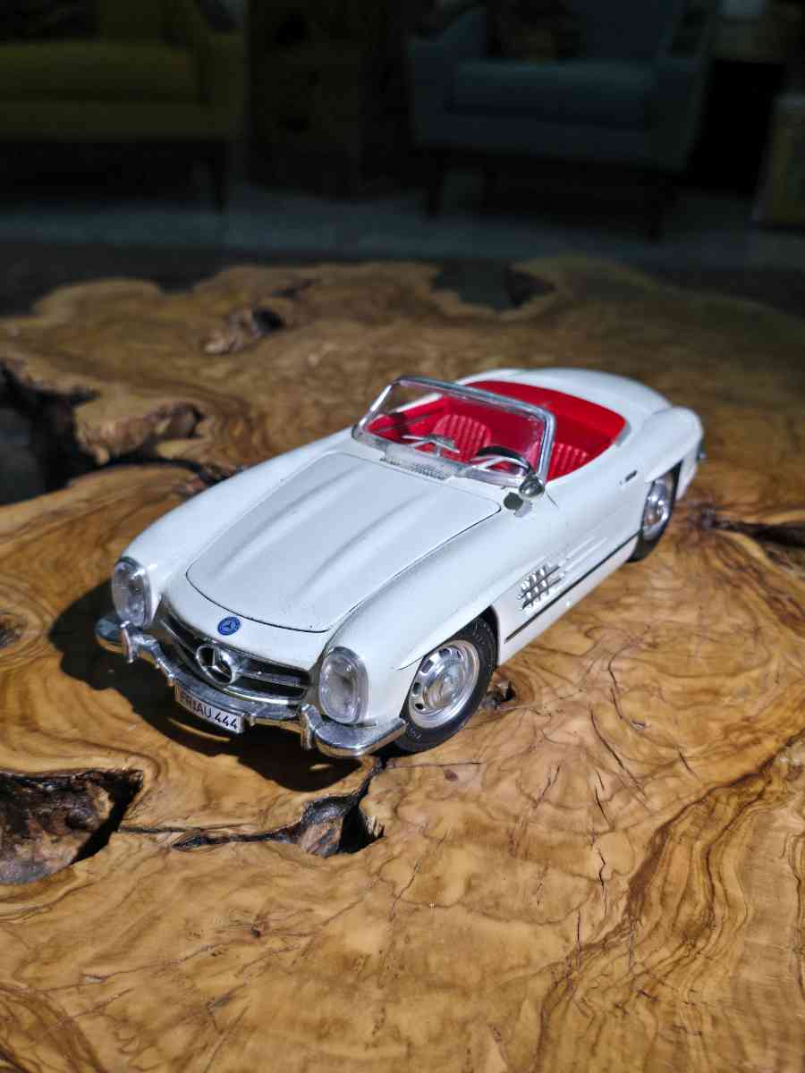 Bburago diecast 1/18 mercedes 300sl car