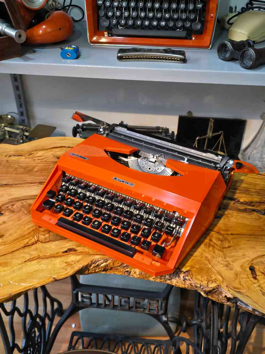 Mercedes Privileg Vintage Typewriter